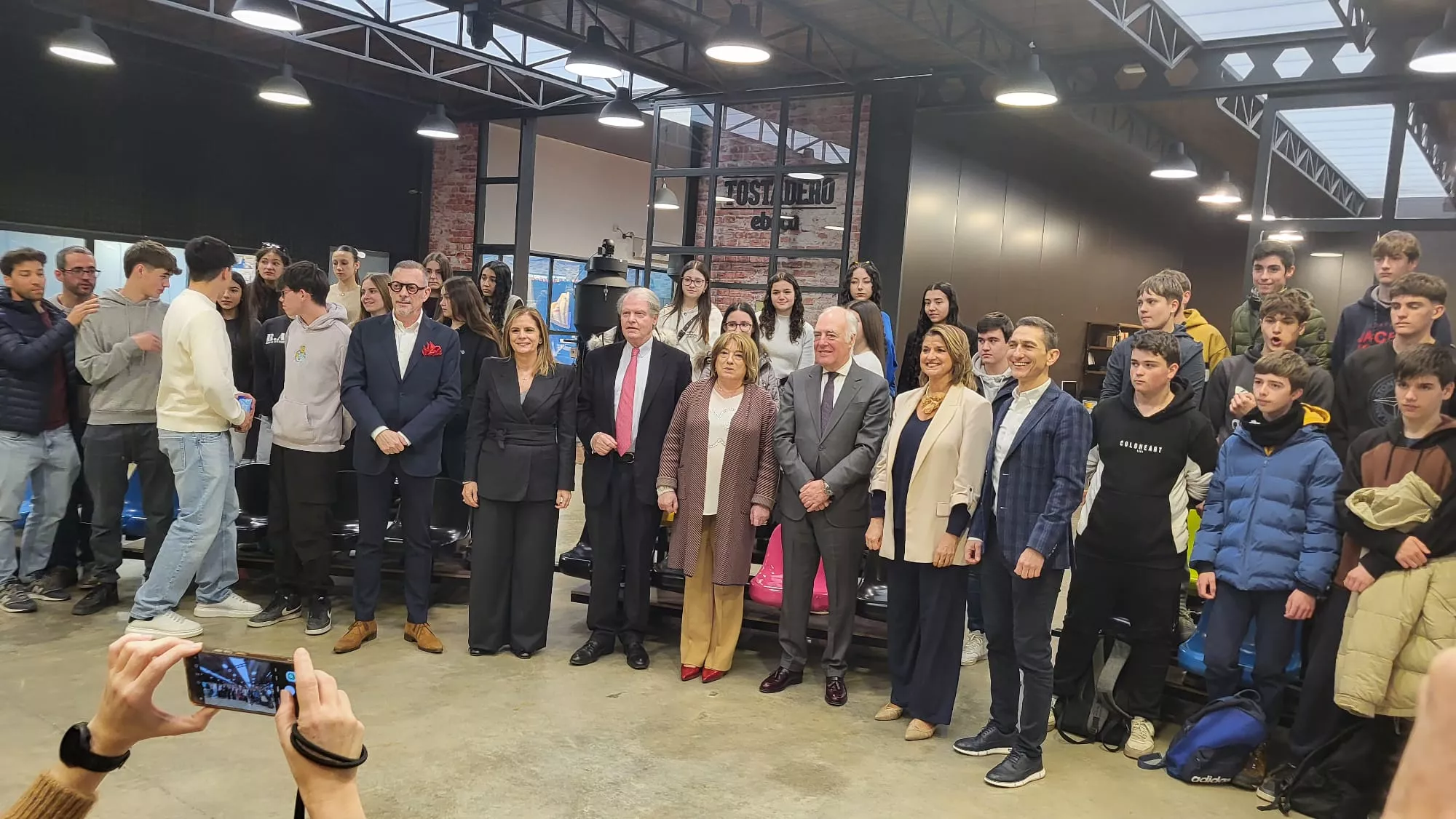 Visita a Eboca de alumnos de Graus dentro del programa Xcelence