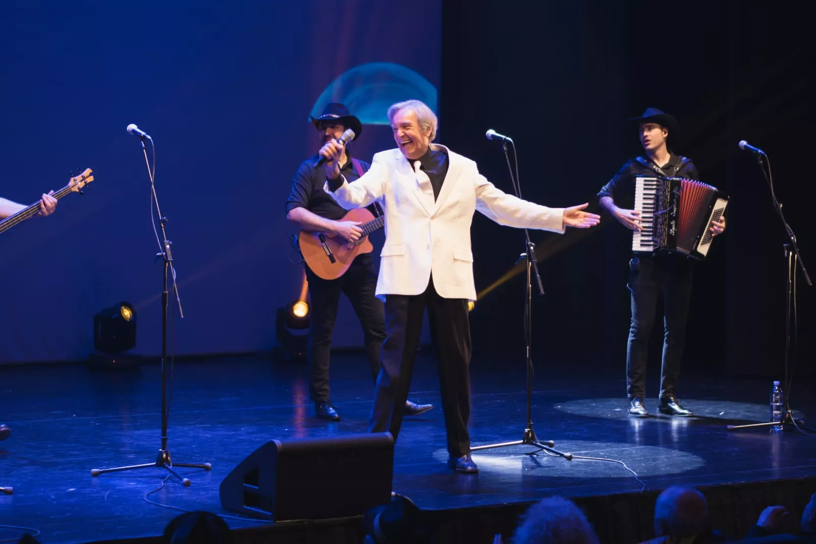 Santi Carulla, en el concierto de Puro Relajo en Huesca. Foto Amaia San Martín Chaler