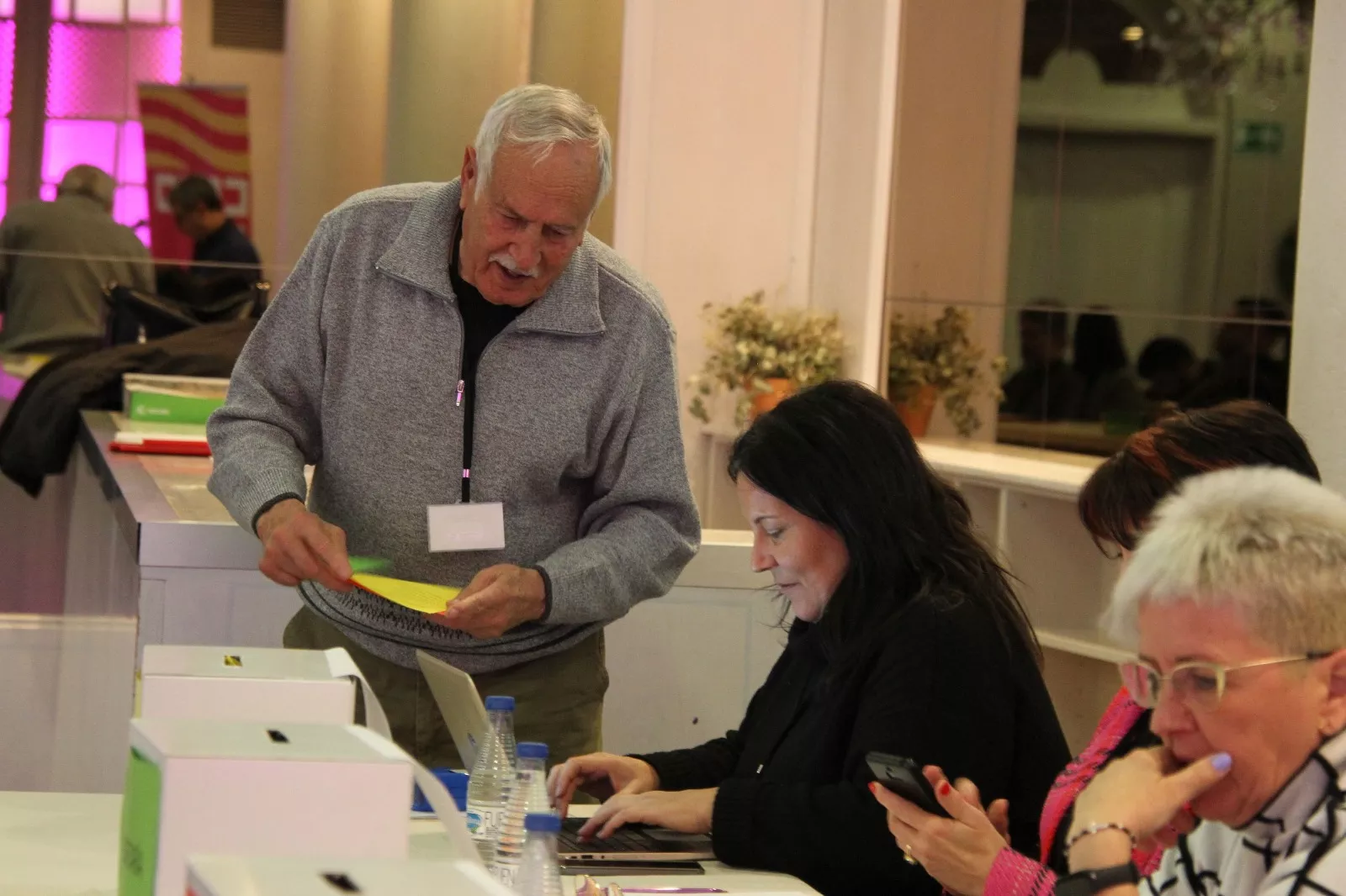 Elección de David Escuder Ferrando como secretario general de la Unión Comarcal de CCOO Huesca Oriental. Foto Carlos Neofato 