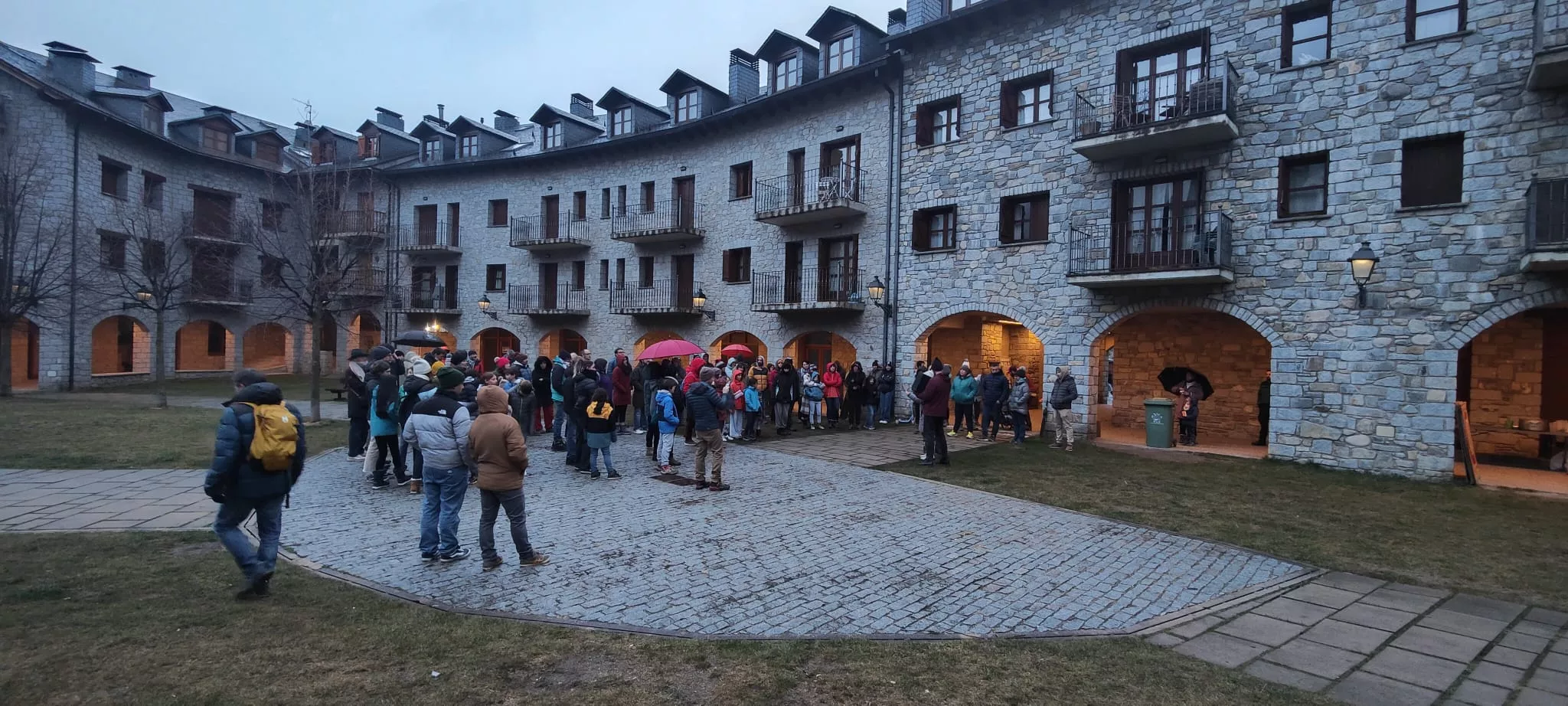 Movilización de las amypas públicas del CRA Alta Ribagorza y del IES Castejón de Sos.