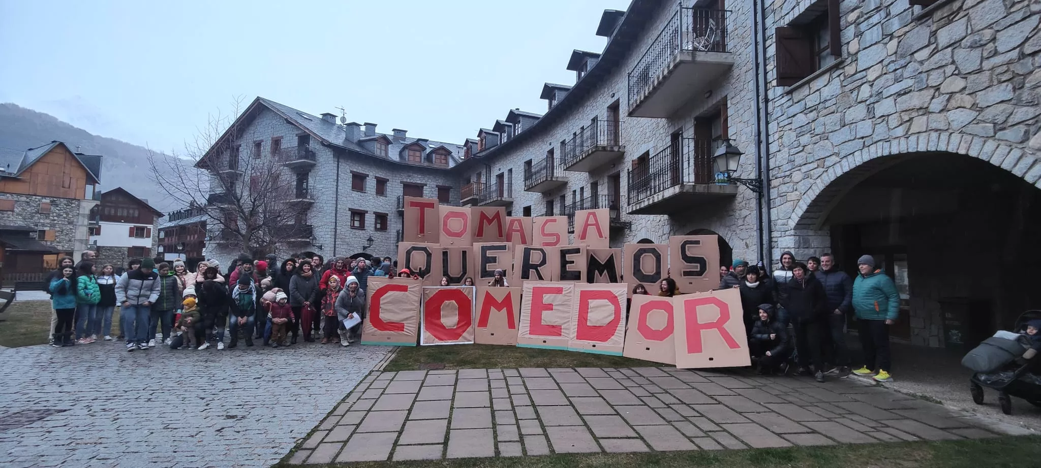 Movilización de las amypas públicas del CRA Alta Ribagorza y del IES Castejón de Sos.