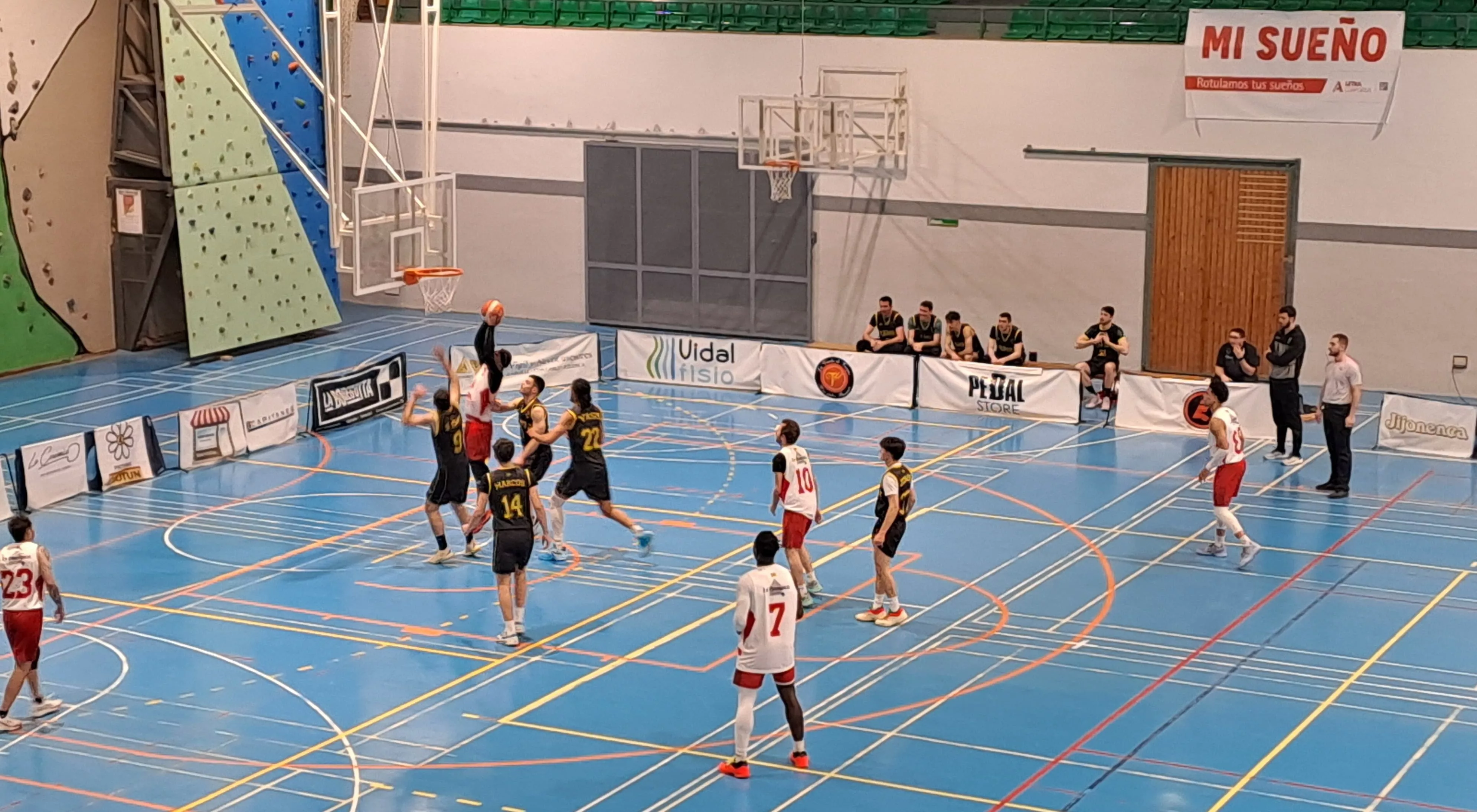 Letra Corpórea UBB vs Mamba Team