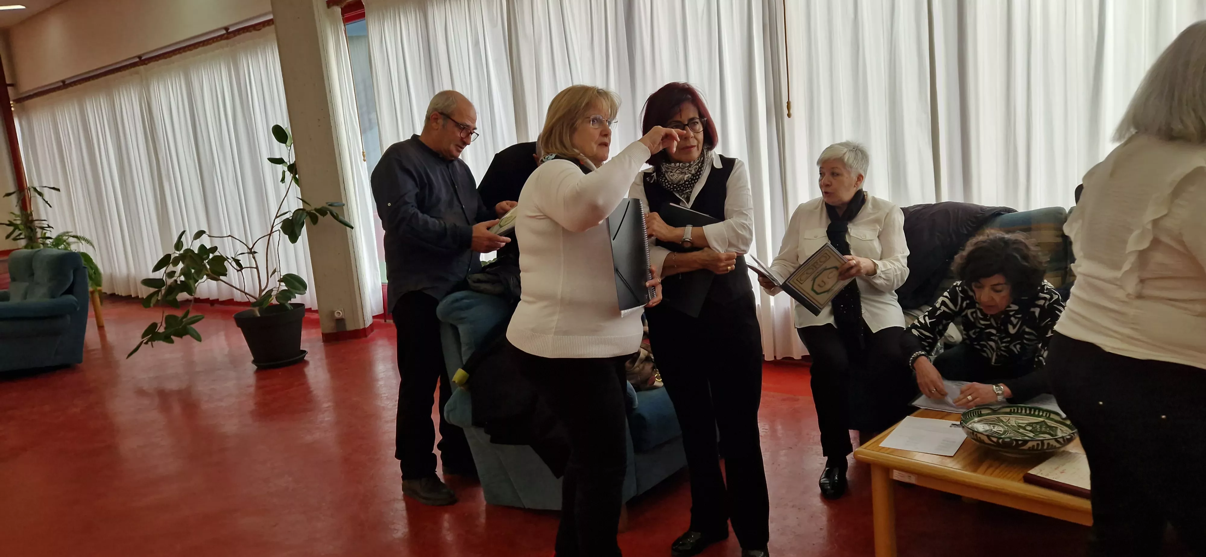 El Coro de la Universidad Ciudadana en la Residencia Ciudad de Huesca. Foto Myriam Martínez