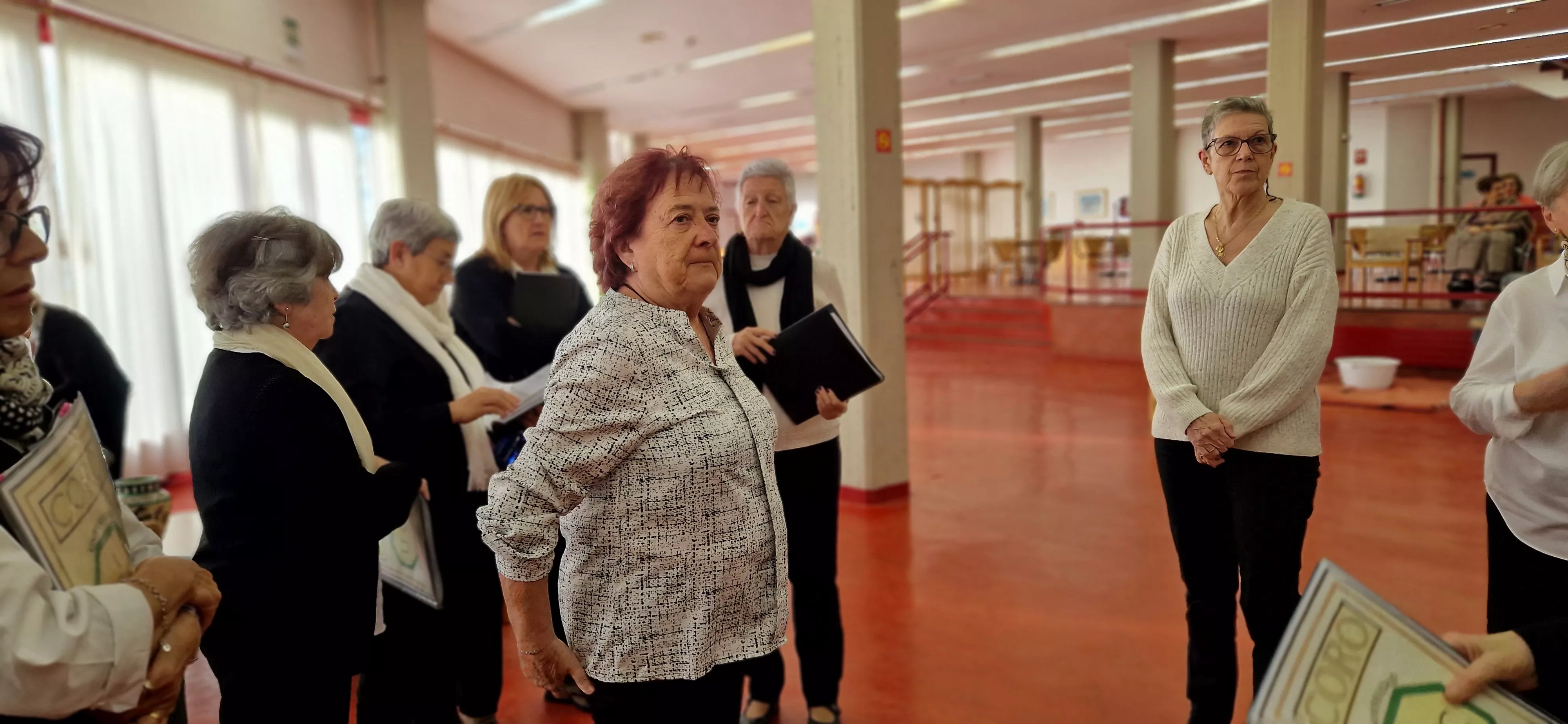 El Coro de la Universidad Ciudadana en la Residencia Ciudad de Huesca. Foto Myriam Martínez