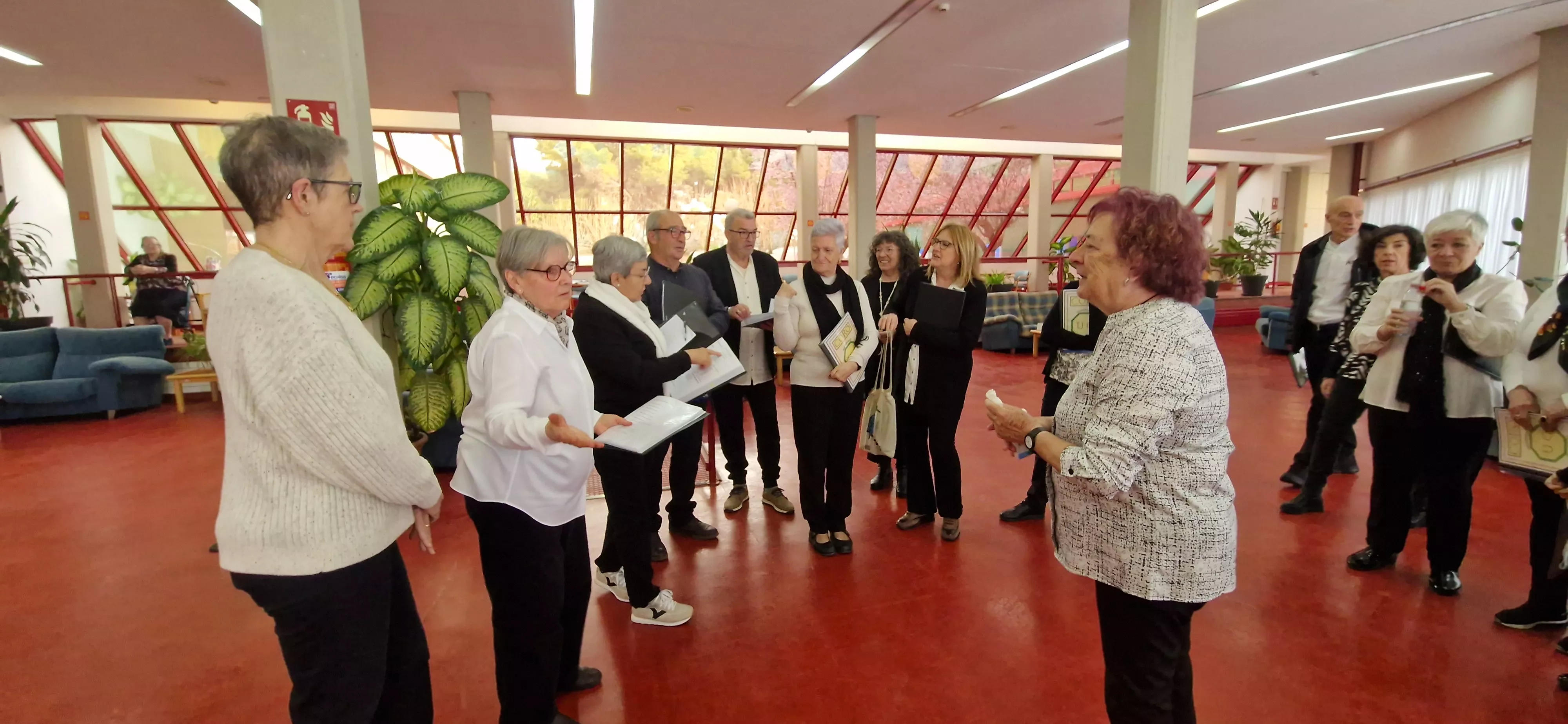 El Coro de la Universidad Ciudadana en la Residencia Ciudad de Huesca. Foto Myriam Martínez