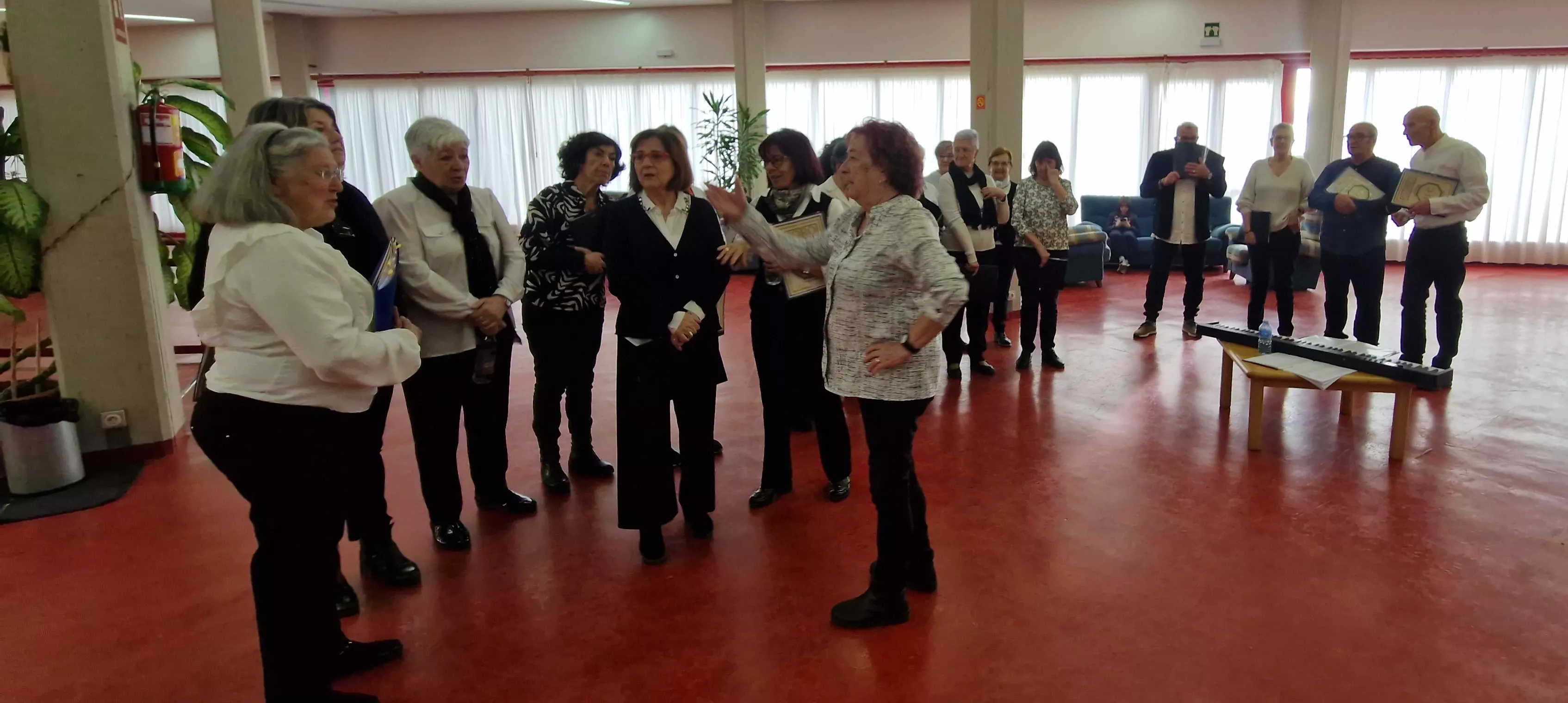 El Coro de la Universidad Ciudadana en la Residencia Ciudad de Huesca. Foto Myriam Martínez