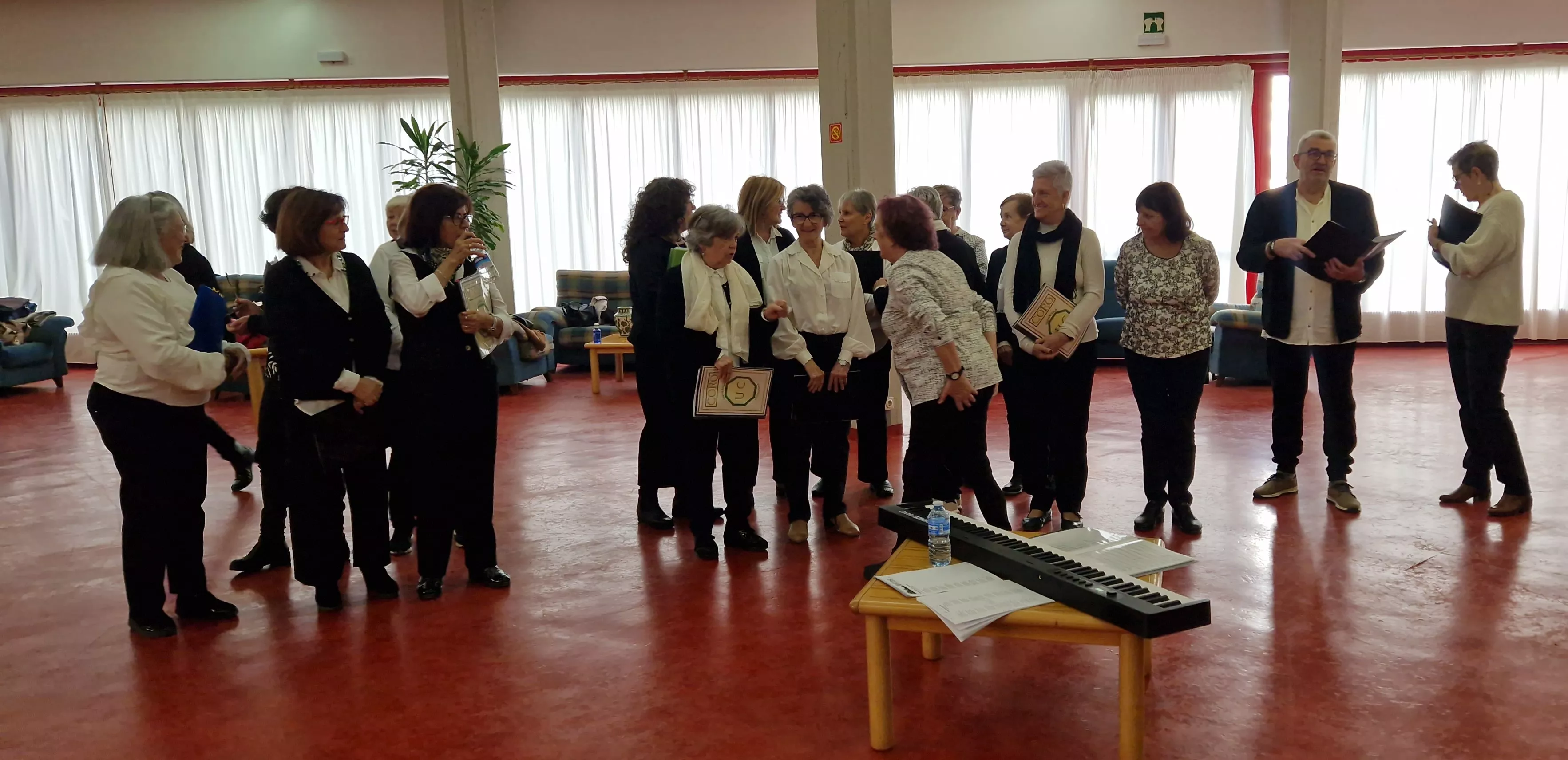El Coro de la Universidad Ciudadana en la Residencia Ciudad de Huesca. Foto Myriam Martínez