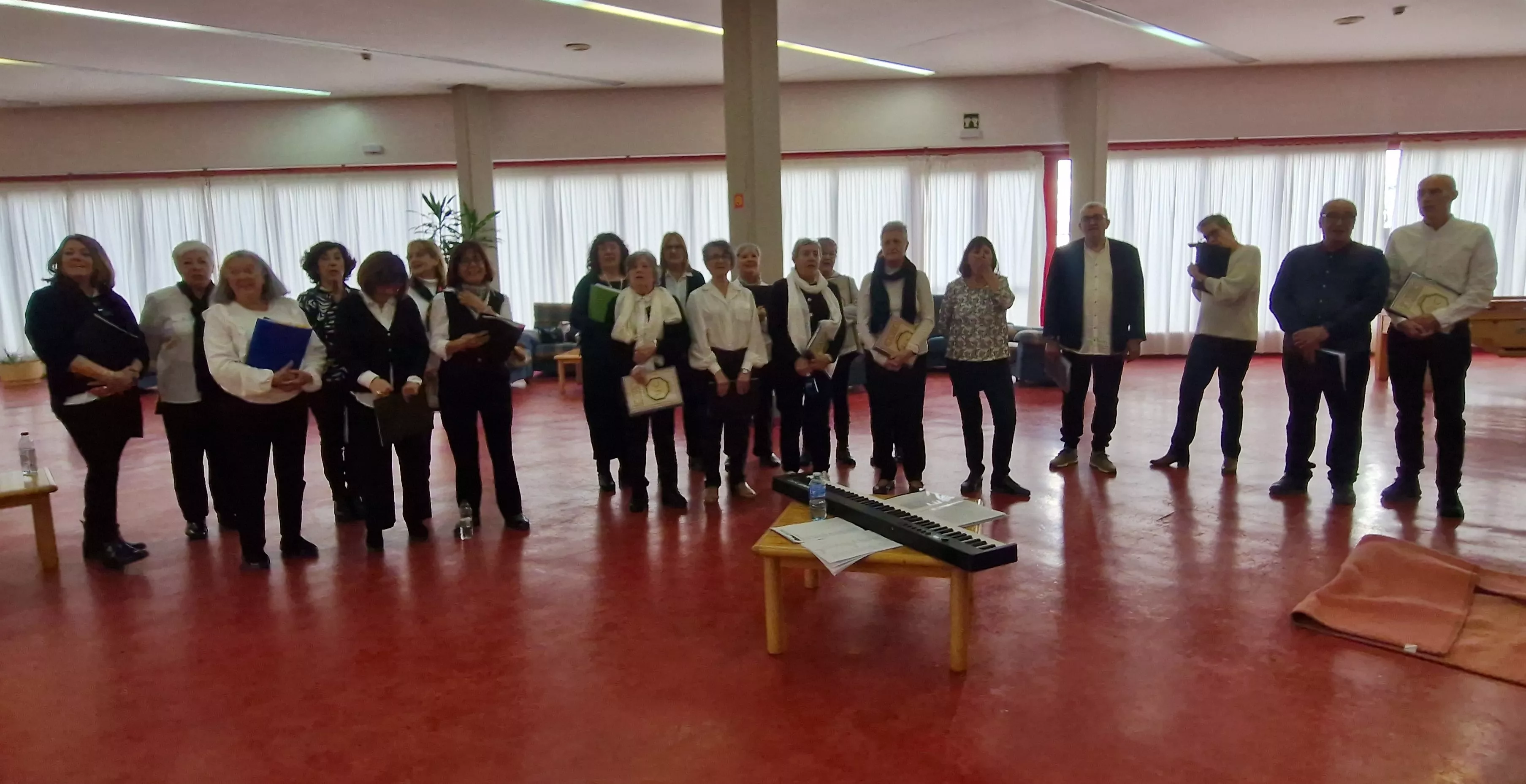 El Coro de la Universidad Ciudadana en la Residencia Ciudad de Huesca. Foto Myriam Martínez