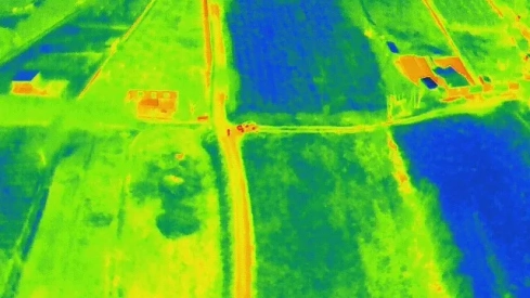 Vista desde un dron con cámara térmica. Vista desde un dron con cámara térmica.