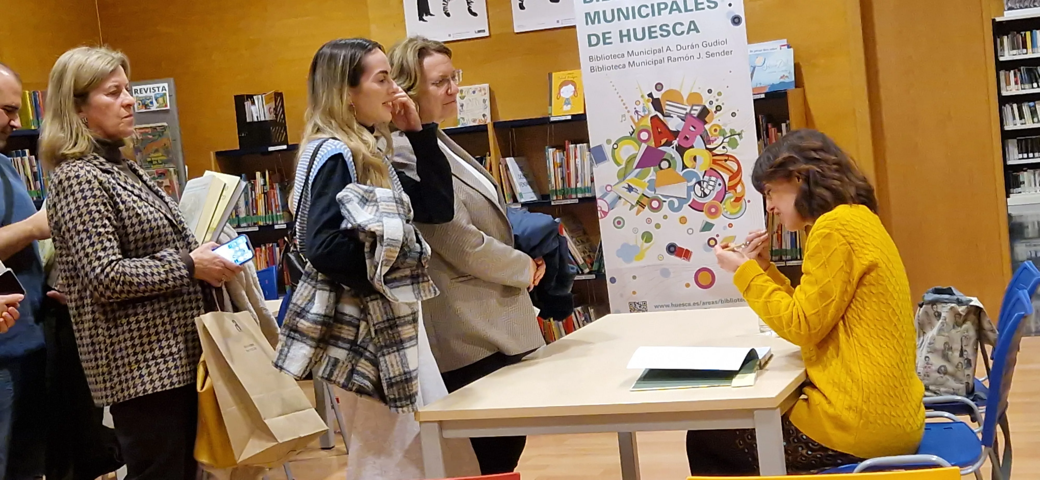  Irene Vallejo en la Biblioteca Ramón J. Sender. Foto Myriam Martínez