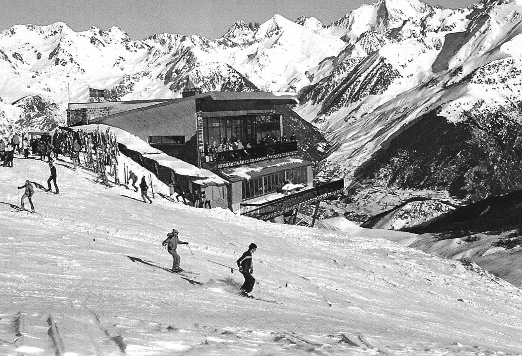 Cafetería El Cantal.
