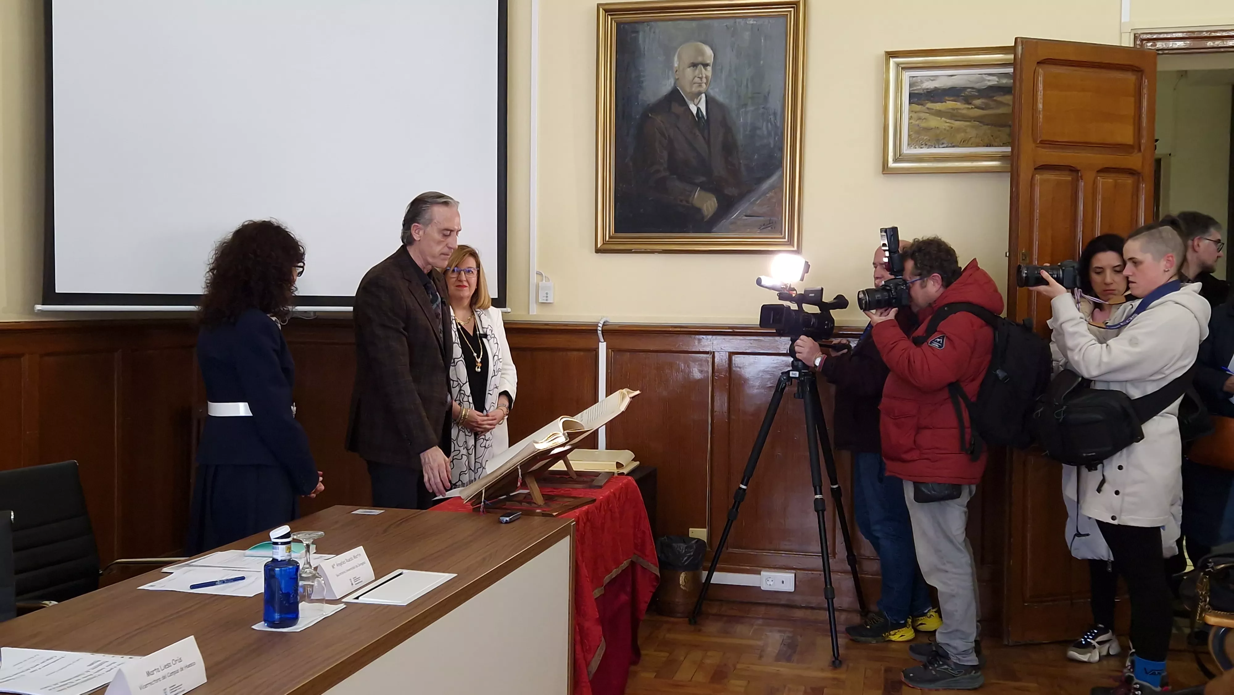 Toma de posesión de Javier Zaragoza como decano de la Facultad de Ciencias Humanas y de la Educación. Foto Myriam Martínez