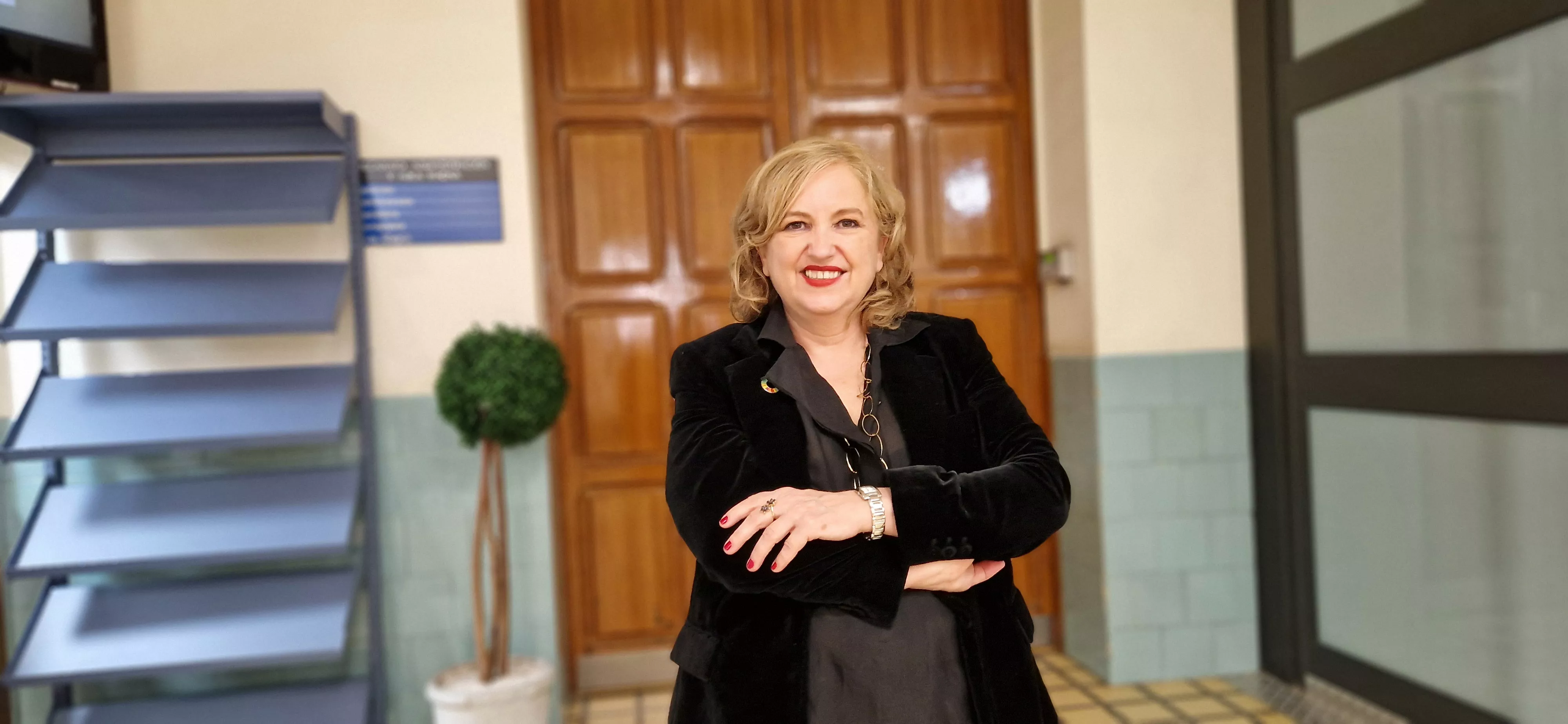 Rosa Bolea, rectora de la Universidad de Zaragoza, en la toma de posesión de Javier Zaragoza. Foto Myriam Martínez