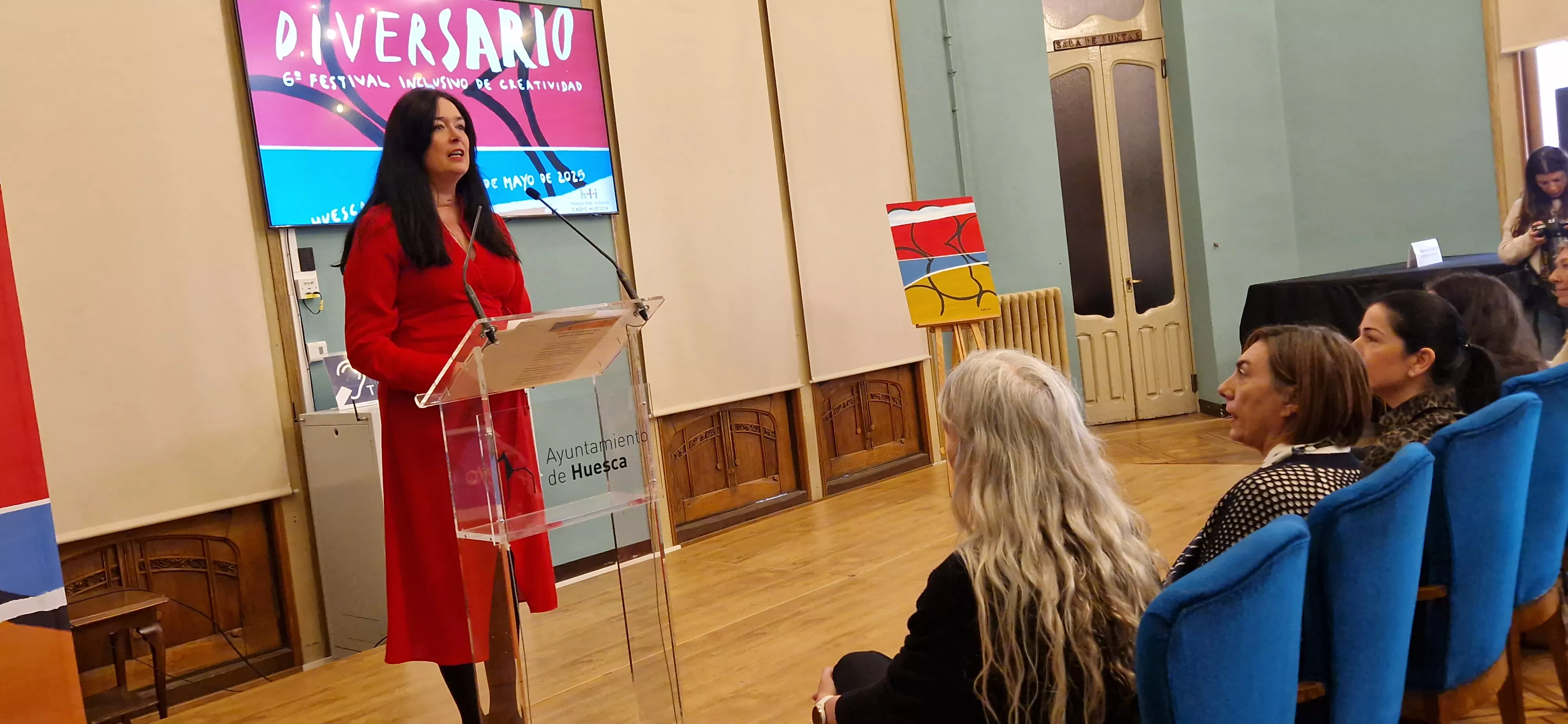 La alcaldesa, Lorena Orduna, en la presentación de Diversario 2025. Foto Myriam Martínez