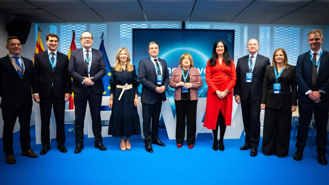Participantes en el acto que ha sellado el acuerdo entre el Gobierno de Aragón e Inetum. Participantes en el acto que ha sellado el acuerdo entre el Gobierno de Aragón e Inetum.