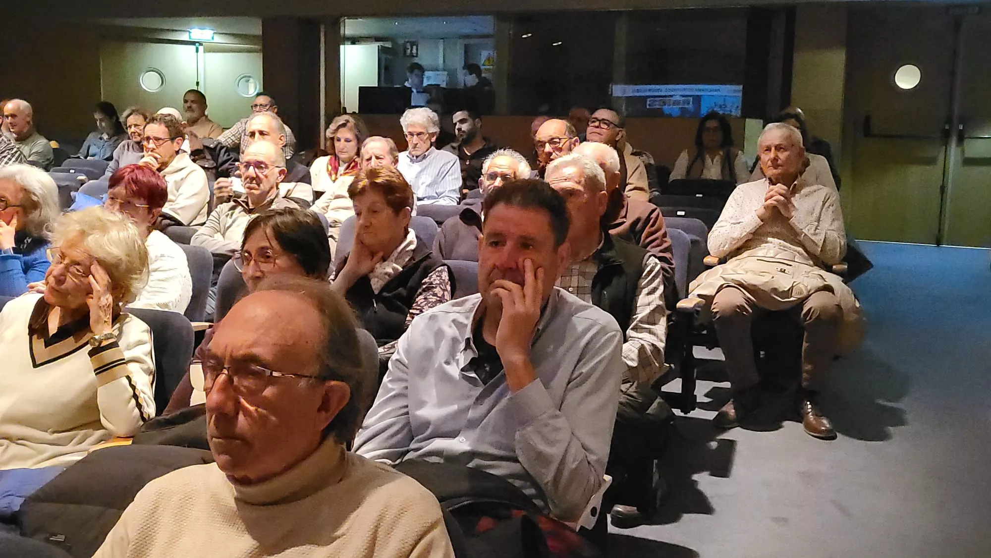 Conferencia del general Víctor Bados en Huesca