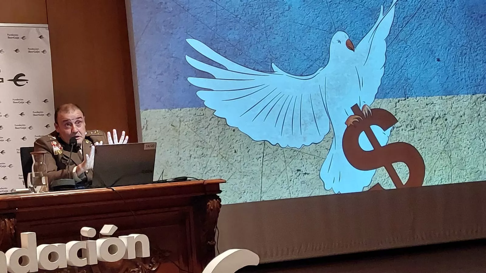 Conferencia del general Víctor Bados en Huesca