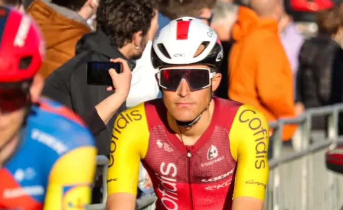 Sergio Samitier, a escena en la Milán-San Remo