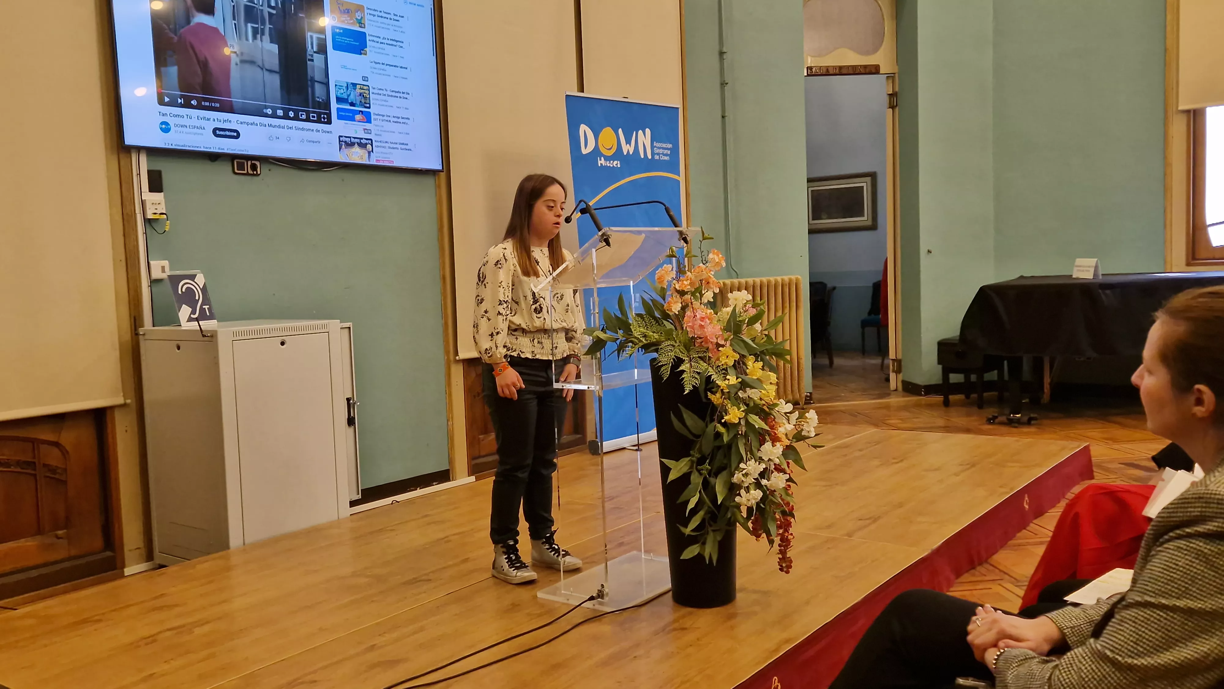 Andrea Otal, leyendo el manifiesto del Día Mundial del Síndrome de Down. Foto Myriam Martínez 