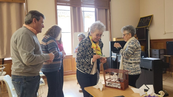 Liberando poemas de la jaula. Liberando poemas de la jaula.