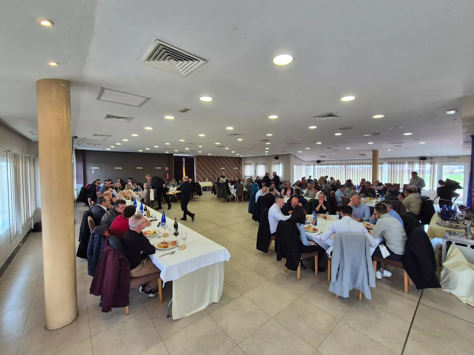 Homenaje al capitán Platero.