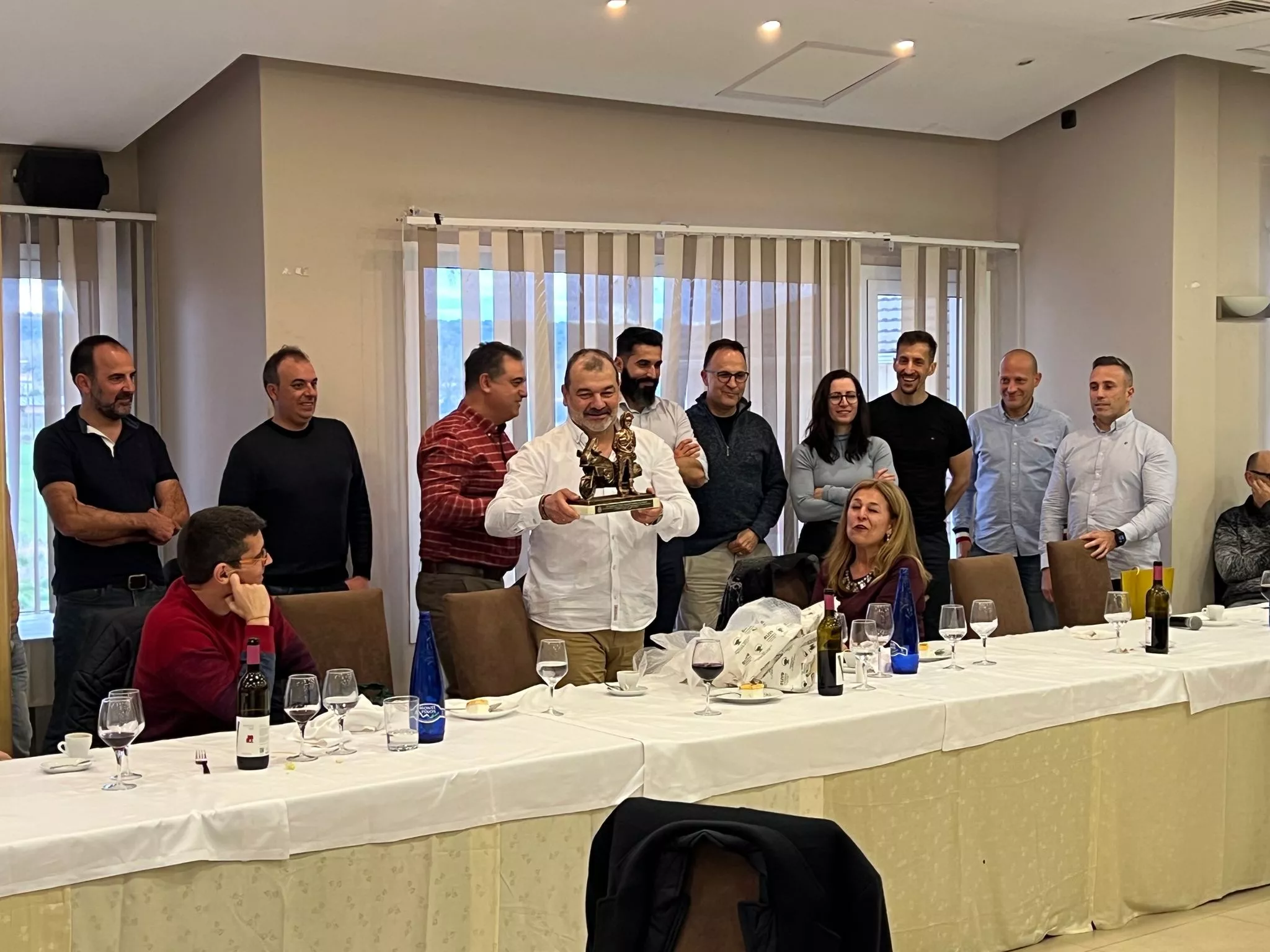 Homenaje al capitán Platero.