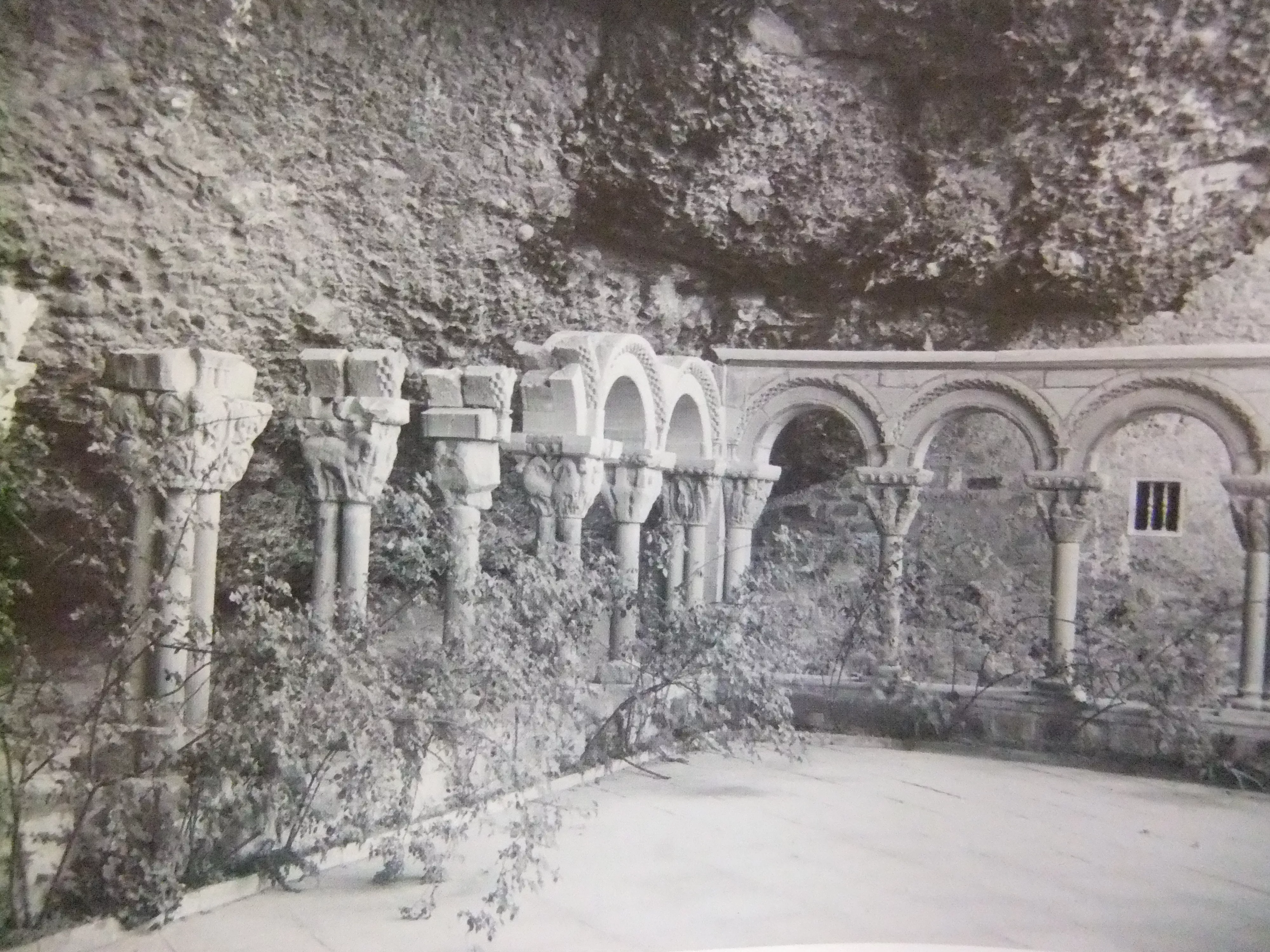 1934 y 1954  Intervención Iñiguez Almech en claustro IPCE