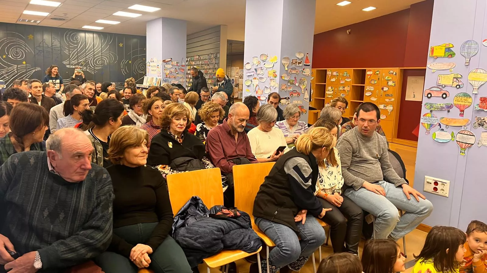 Día de la Poesía en la Biblioteca Durán Gudiol de Huesca con Versonoros y Andrea Otal. Foto Mercedes Manterola