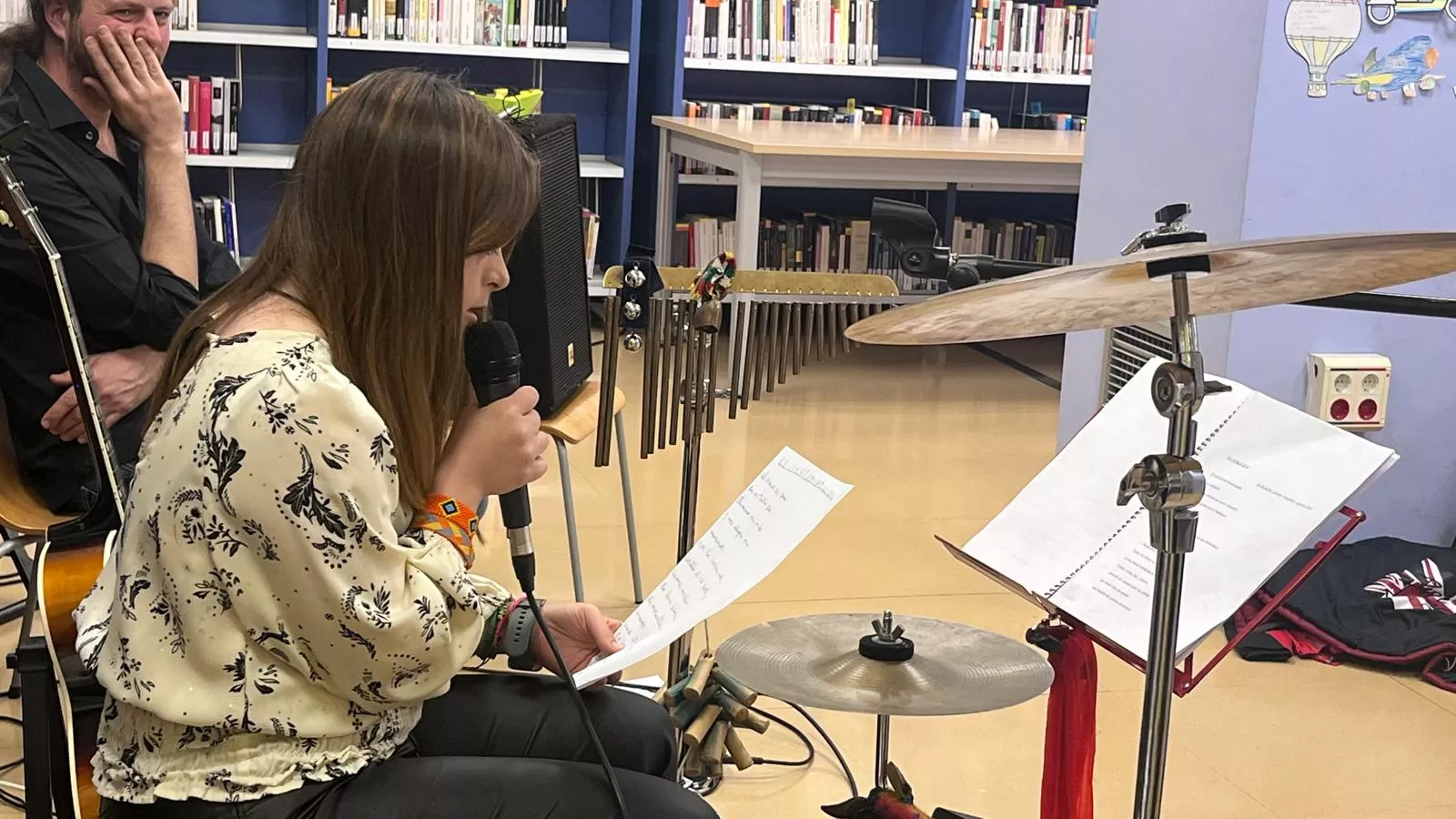 Día de la Poesía en la Biblioteca Durán Gudiol de Huesca con Versonoros y Andrea Otal. Foto Mercedes Manterola