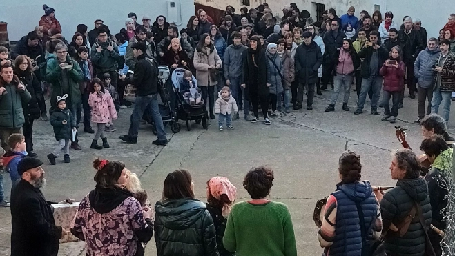 Parada para el baile del corro Parada para el baile del corro