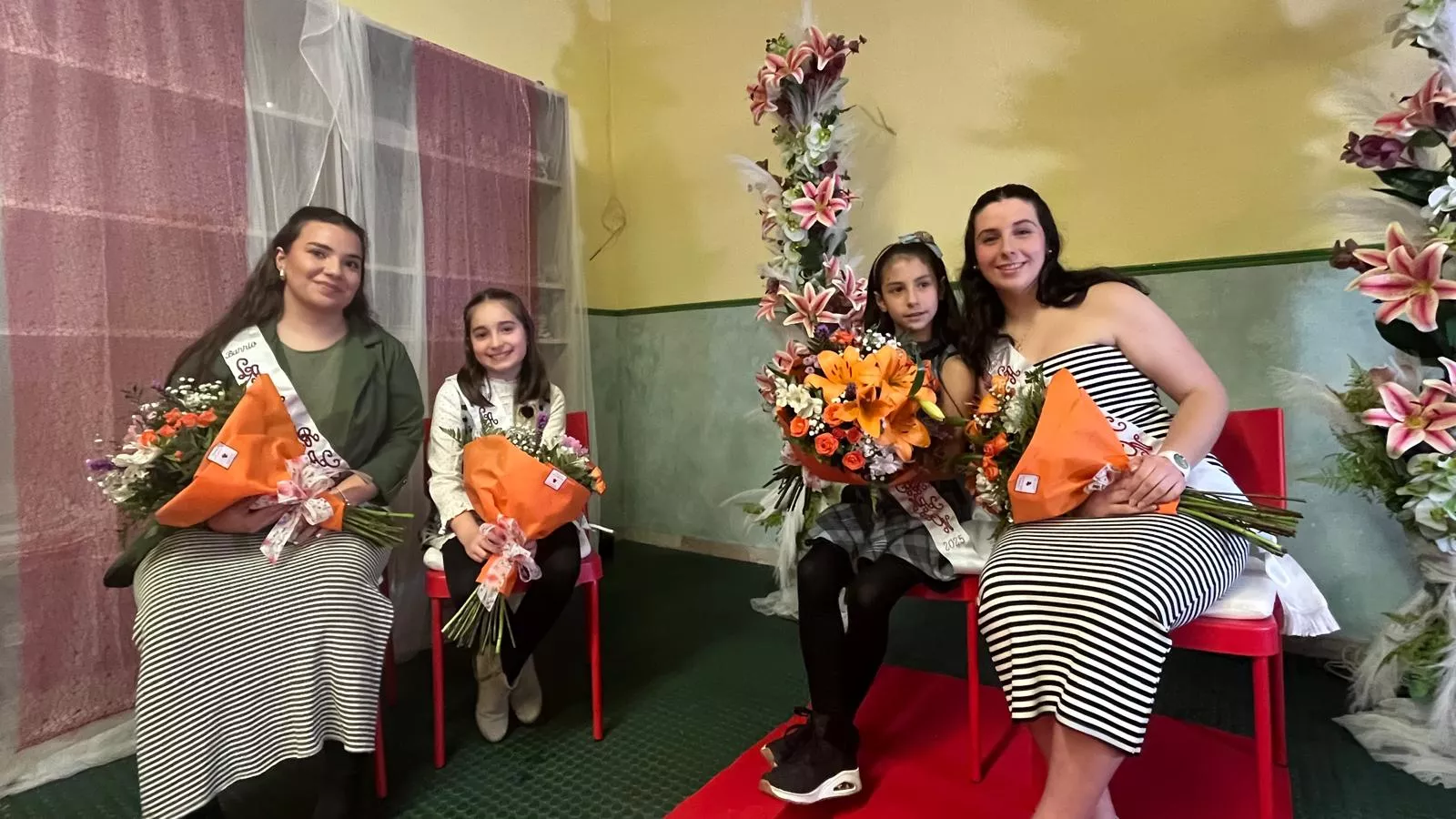 Presentación de las mairalesas del Barrio de la Encarnación. Foto Mercedes Manterola