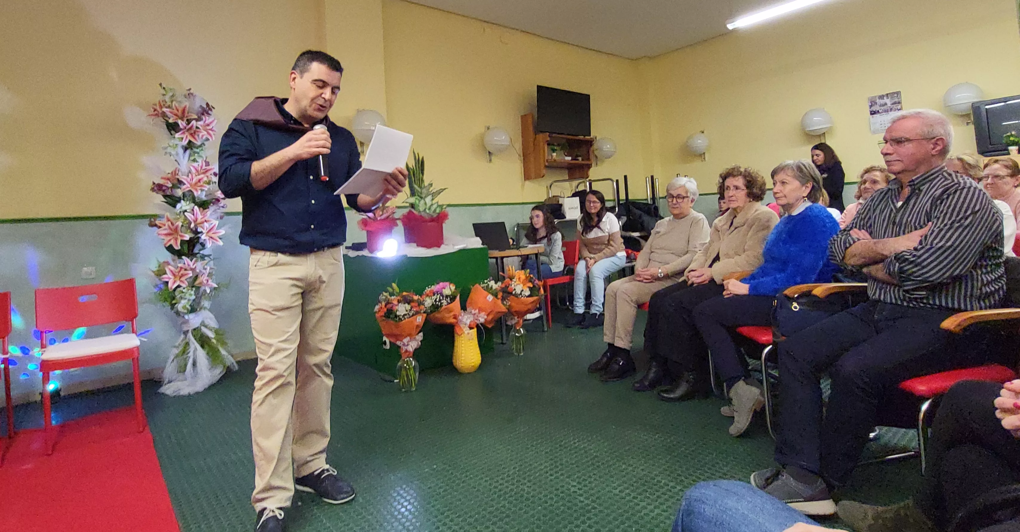 Presentación de las mairalesas del Barrio de la Encarnación. Foto Mercedes Manterola
