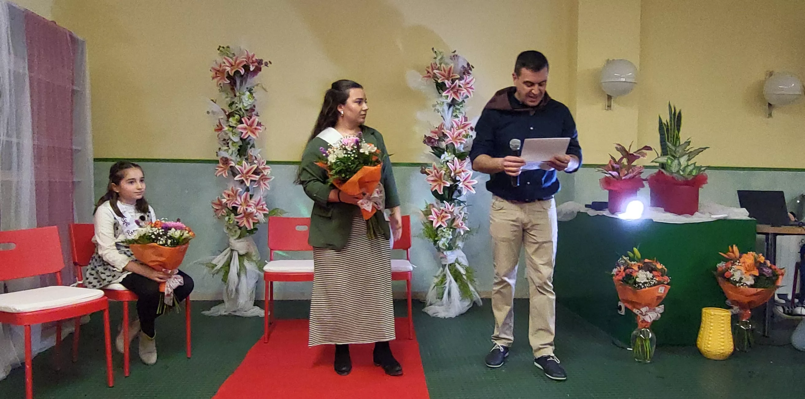 Presentación de las mairalesas del Barrio de la Encarnación. Foto Mercedes Manterola