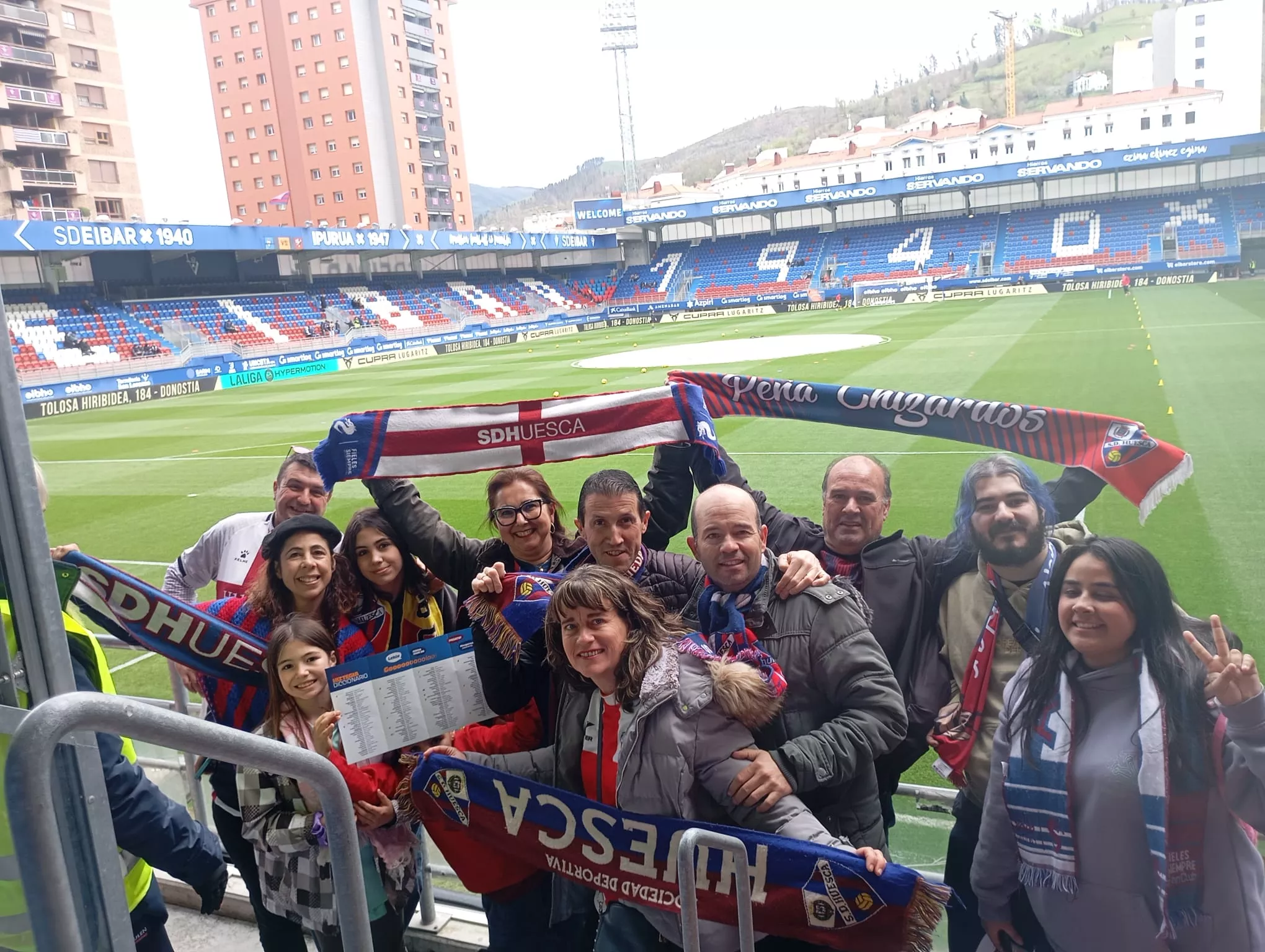 Aficionados del Huesca en Ipurua