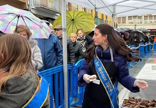 La lluvia ha acompañado la celebración de la Fiesta del Crespillo en Barbastro.