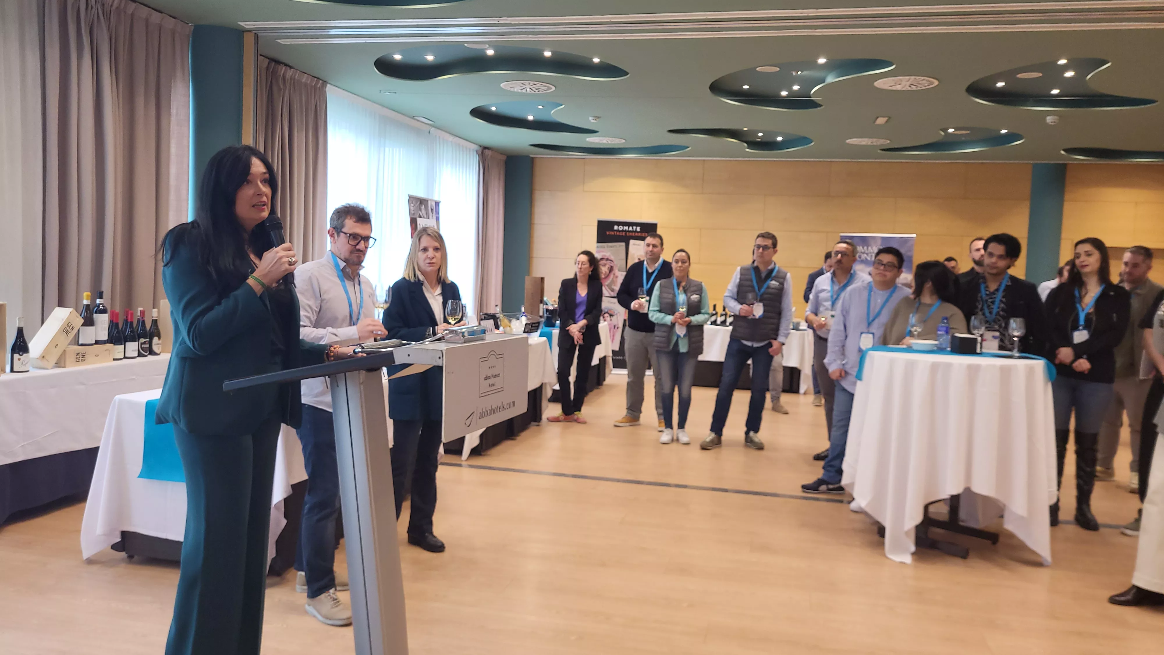 Celebración de la III Feria del Vino de Distribuciones Blasco. Foto Mercedes Manterola