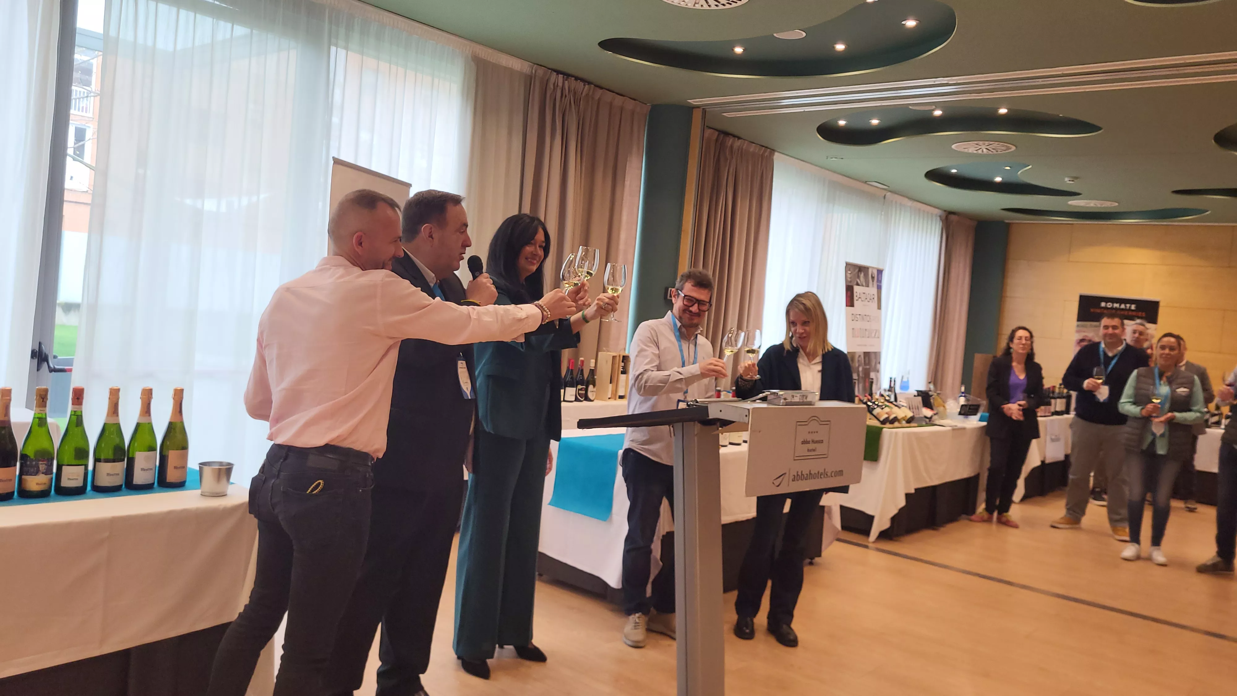 Celebración de la III Feria del Vino de Distribuciones Blasco. Foto Mercedes Manterola