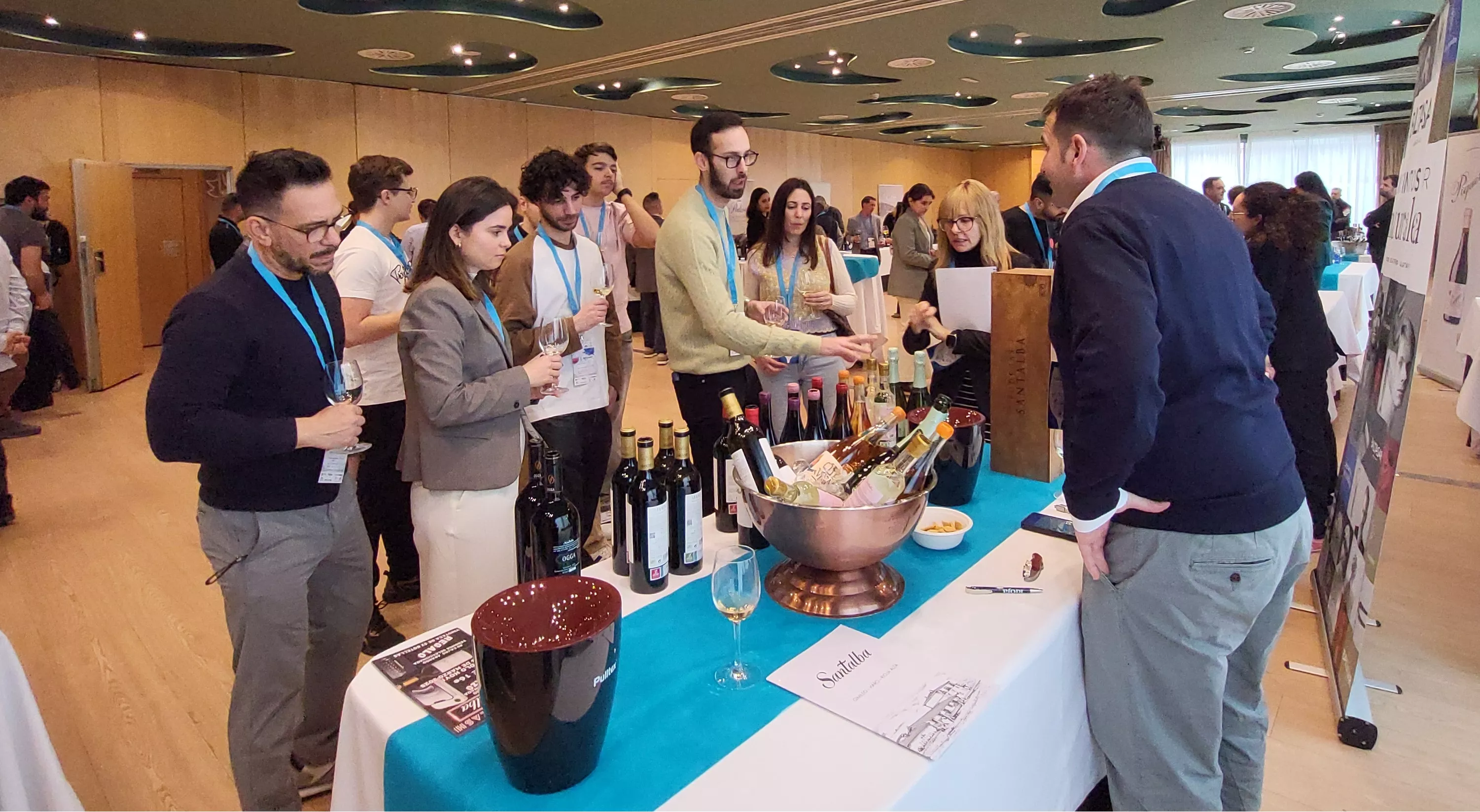 Celebración de la III Feria del Vino de Distribuciones Blasco. Foto Mercedes Manterola