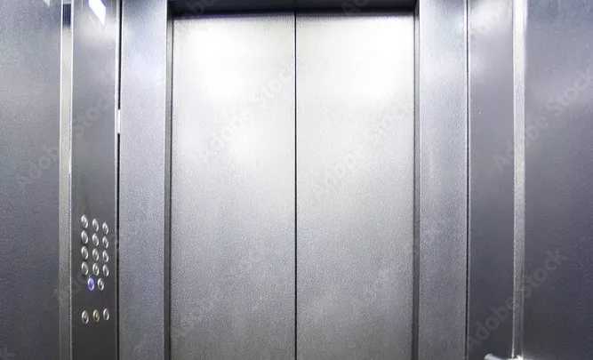 Interior de ascensor