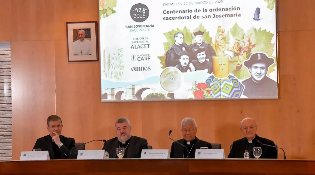 Participantes en la apertura del centenario de la ordenación sacerdotal de San Josemaría