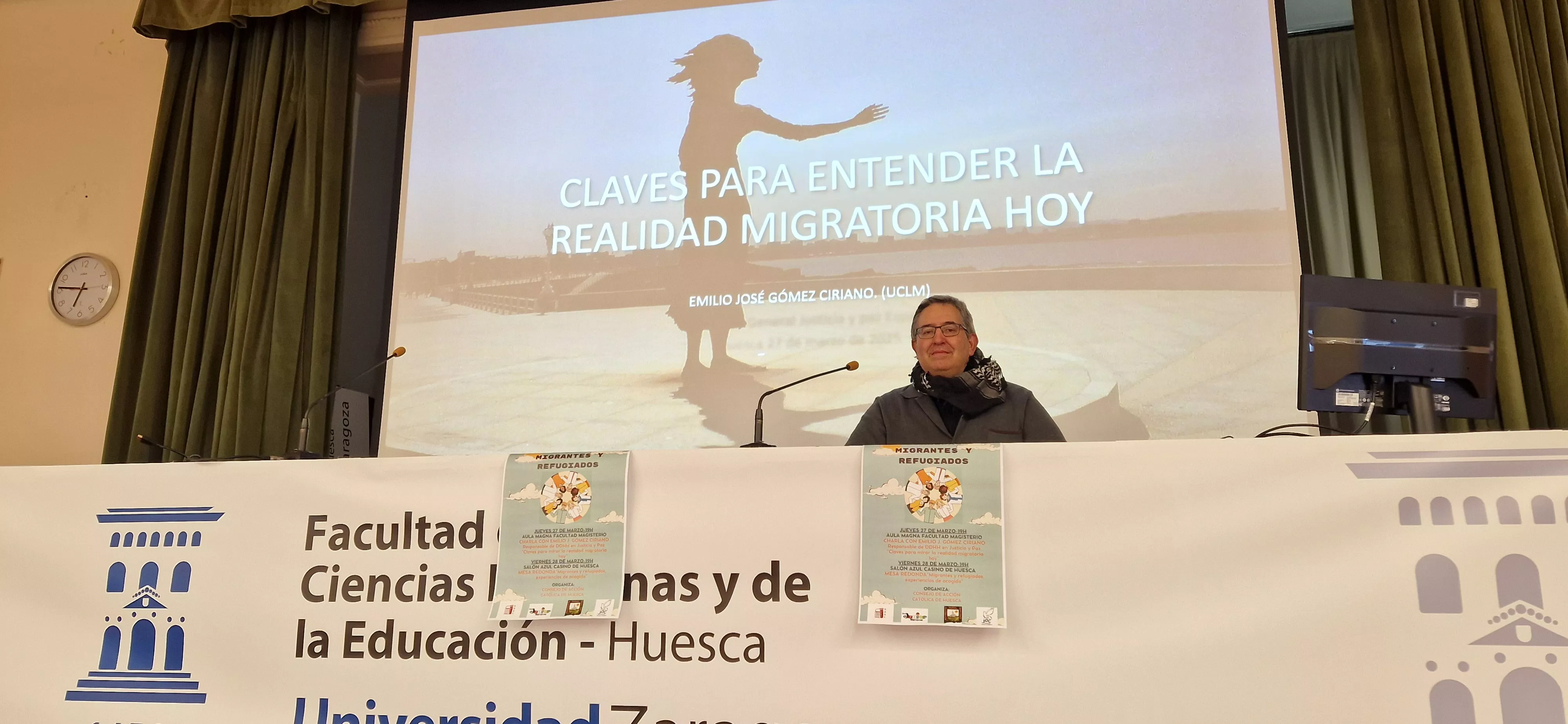 Emilio José Gómez Ciriano, en la Facultad de Ciencias de la Educación de Huesca. Foto Myriam Martínez  