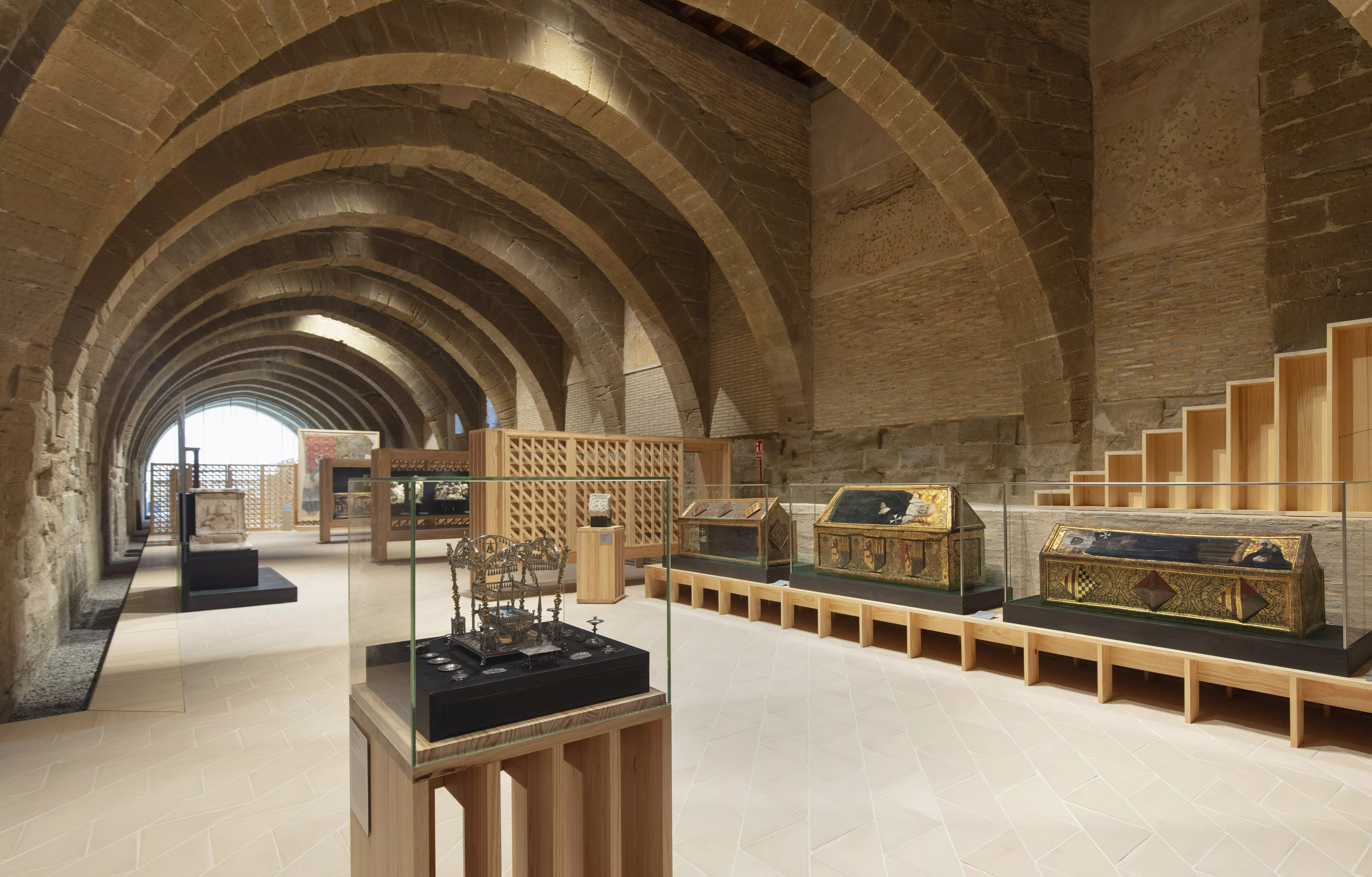 Bienes culturales expuestos en el Monasterio de Sijena.