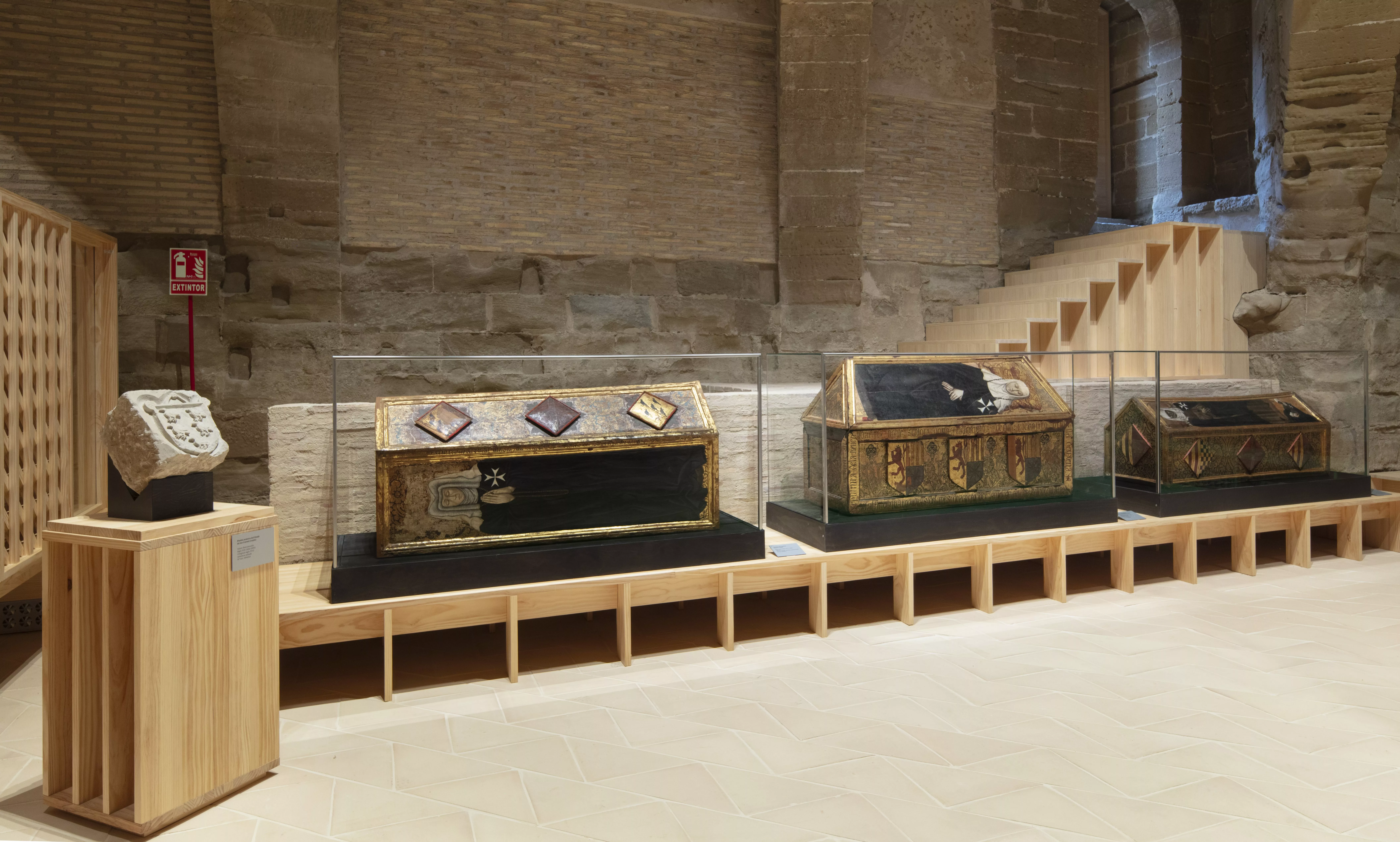 Bienes culturales expuestos en el Monasterio de Sijena.