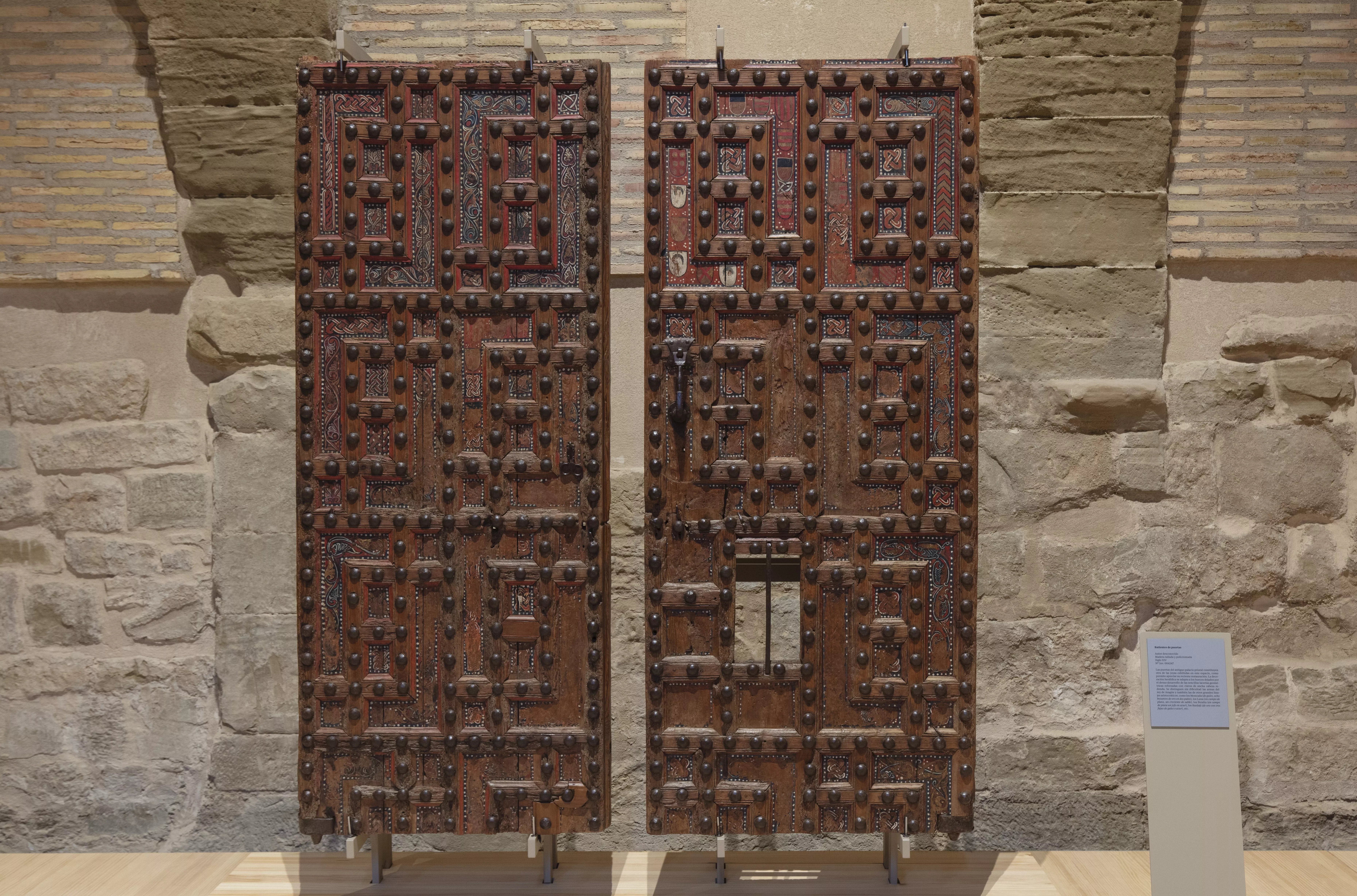 Bienes culturales expuestos en el Monasterio de Sijena.