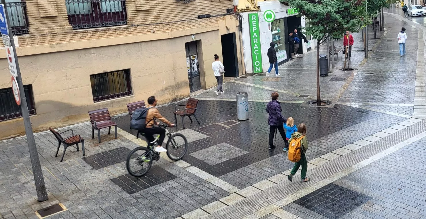 Verdes Equo muestra su "total rechazo" a la prohibición de circular en bicicleta por la zona estancial de Huesca.