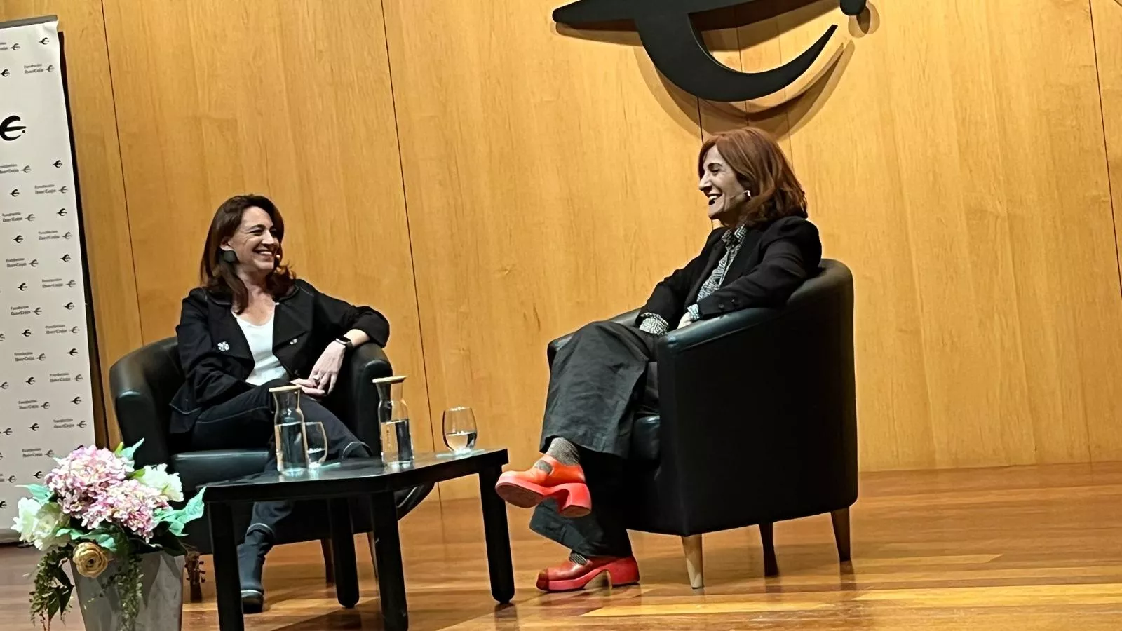 Cristina Monge y Elvira Lindo conversan en Huesca.