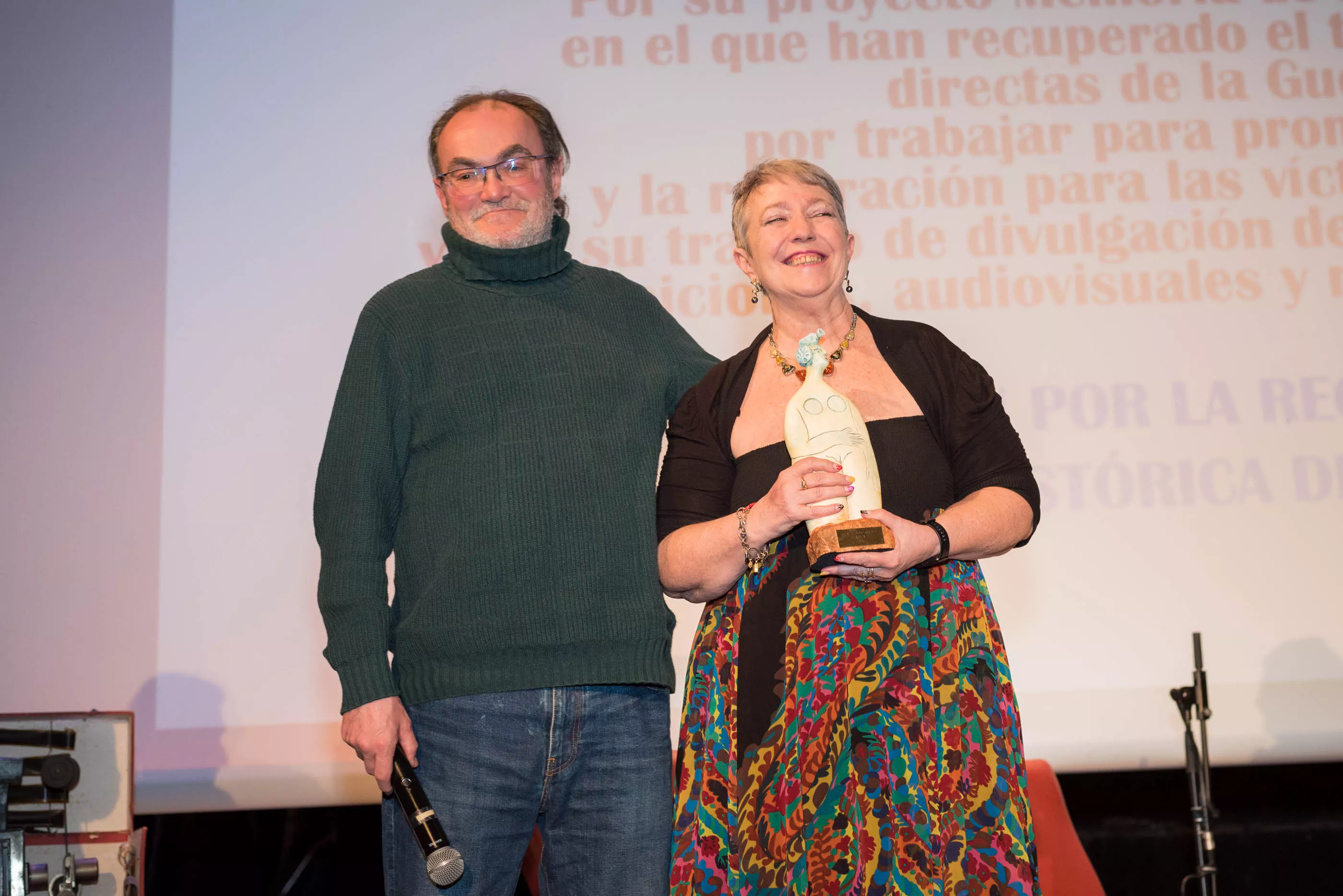 Entrega de la Siñál D'onor y de la presentación de Ellas Cuentan en Espiello