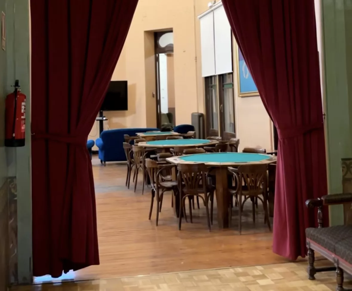 El casino cuenta  ahora con un tercer billar de estilo americano.