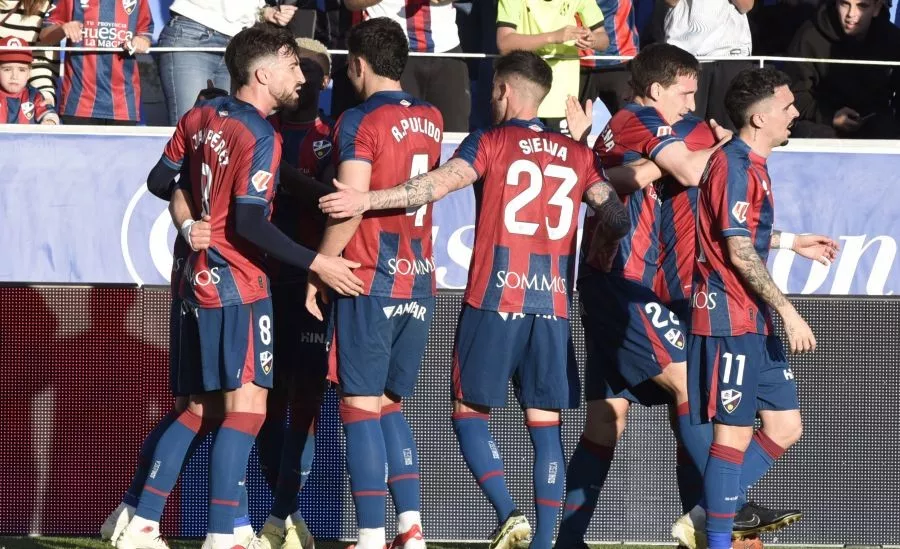 El Huesca celebra el gol de Jorge Pulido, que significaba el 2-1. Foto: LaLiga
