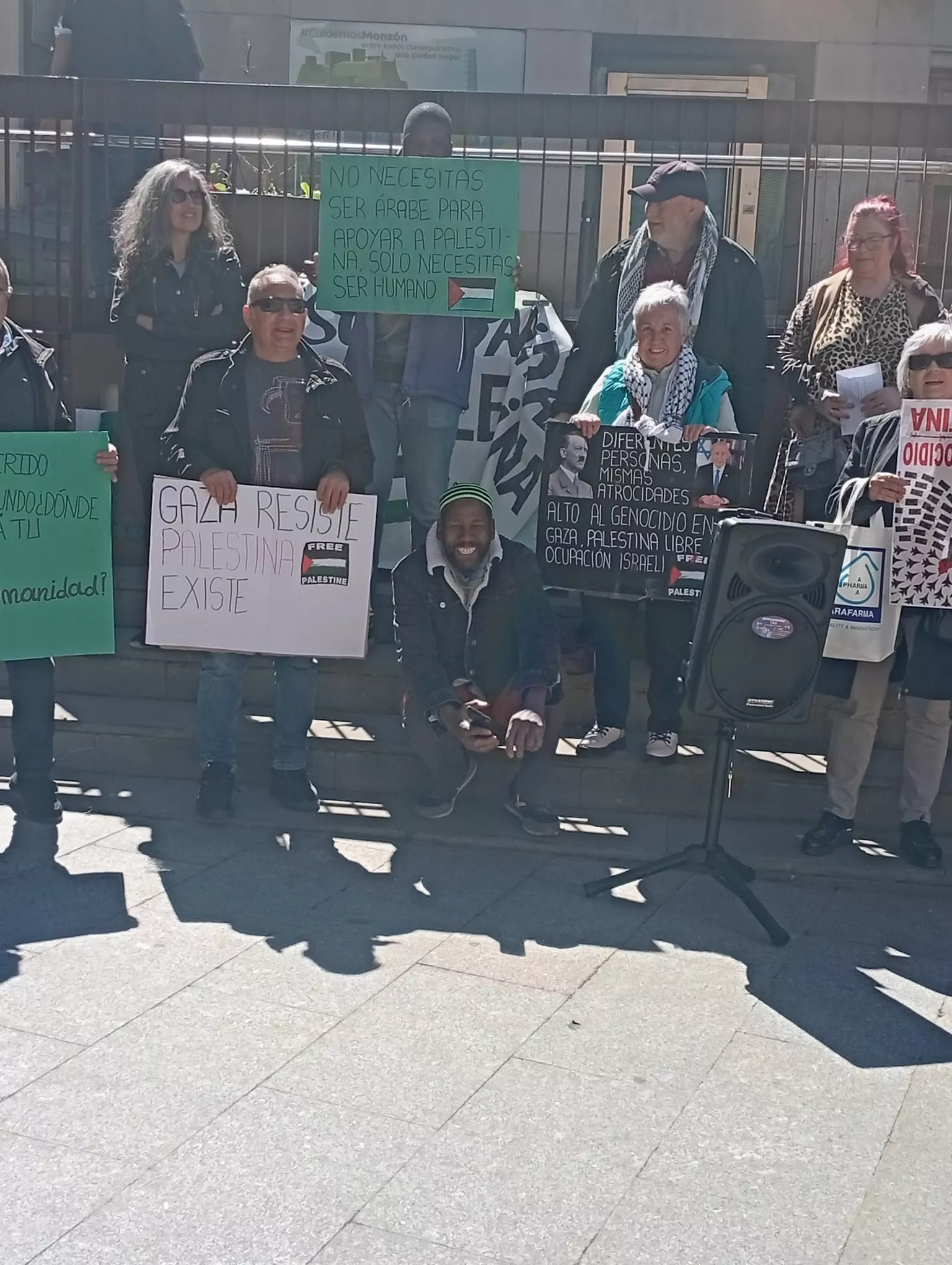 Concentración de apoyo a Palestina en Monzón.